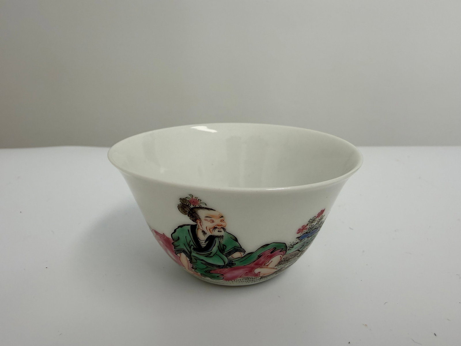 Chinese Enameled famille rose old man porcelain China scholar cup blue and white mark: Dimension: width 2.7 inches/ 7 cm, please note Due to manual measurement, dimensions may vary. Condition: Good used condition, please note buyers are obligated to come to the site to inspect the condi