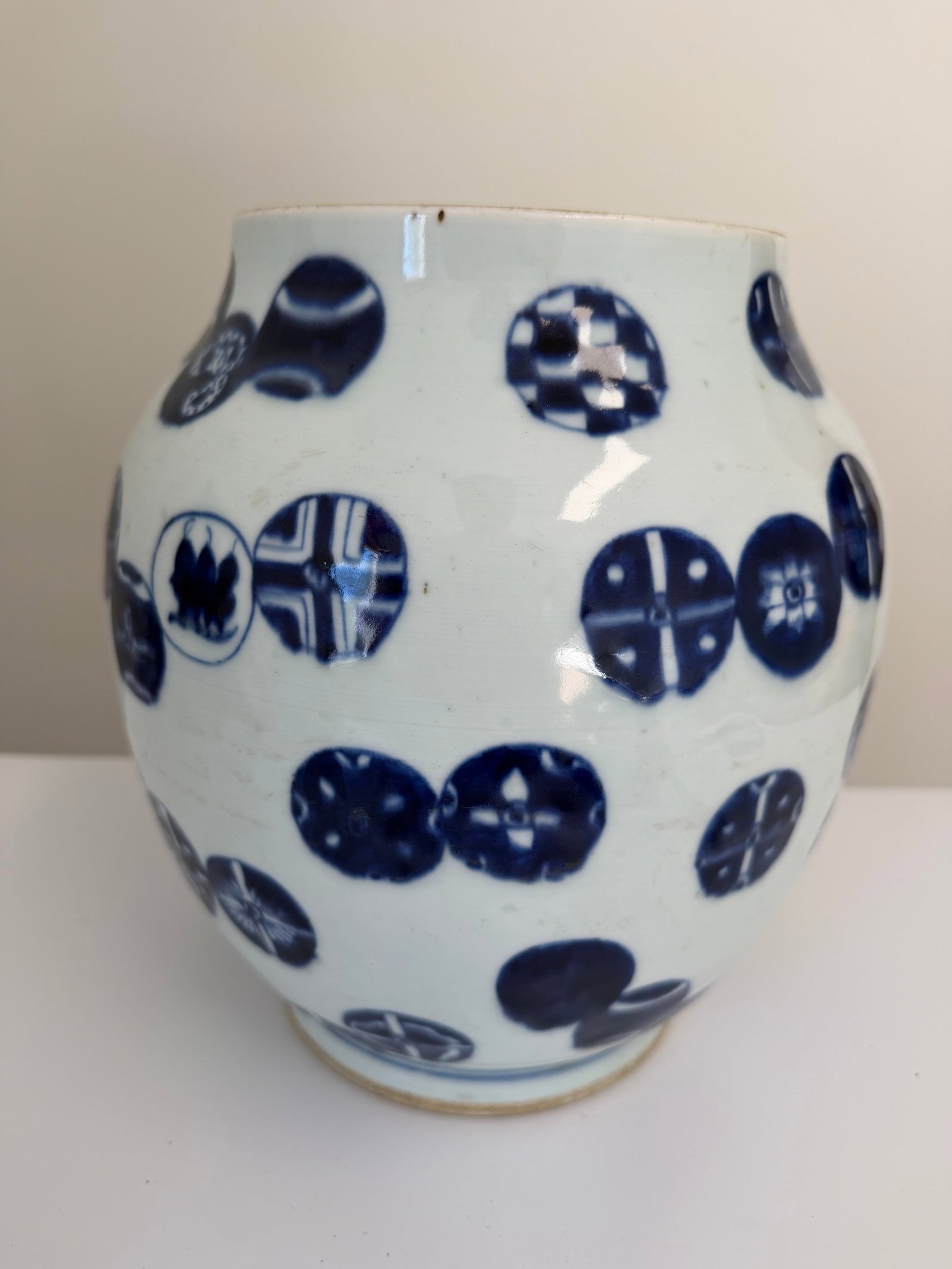 Large Chinese blue and white porcelain China jar (1 of 6)
