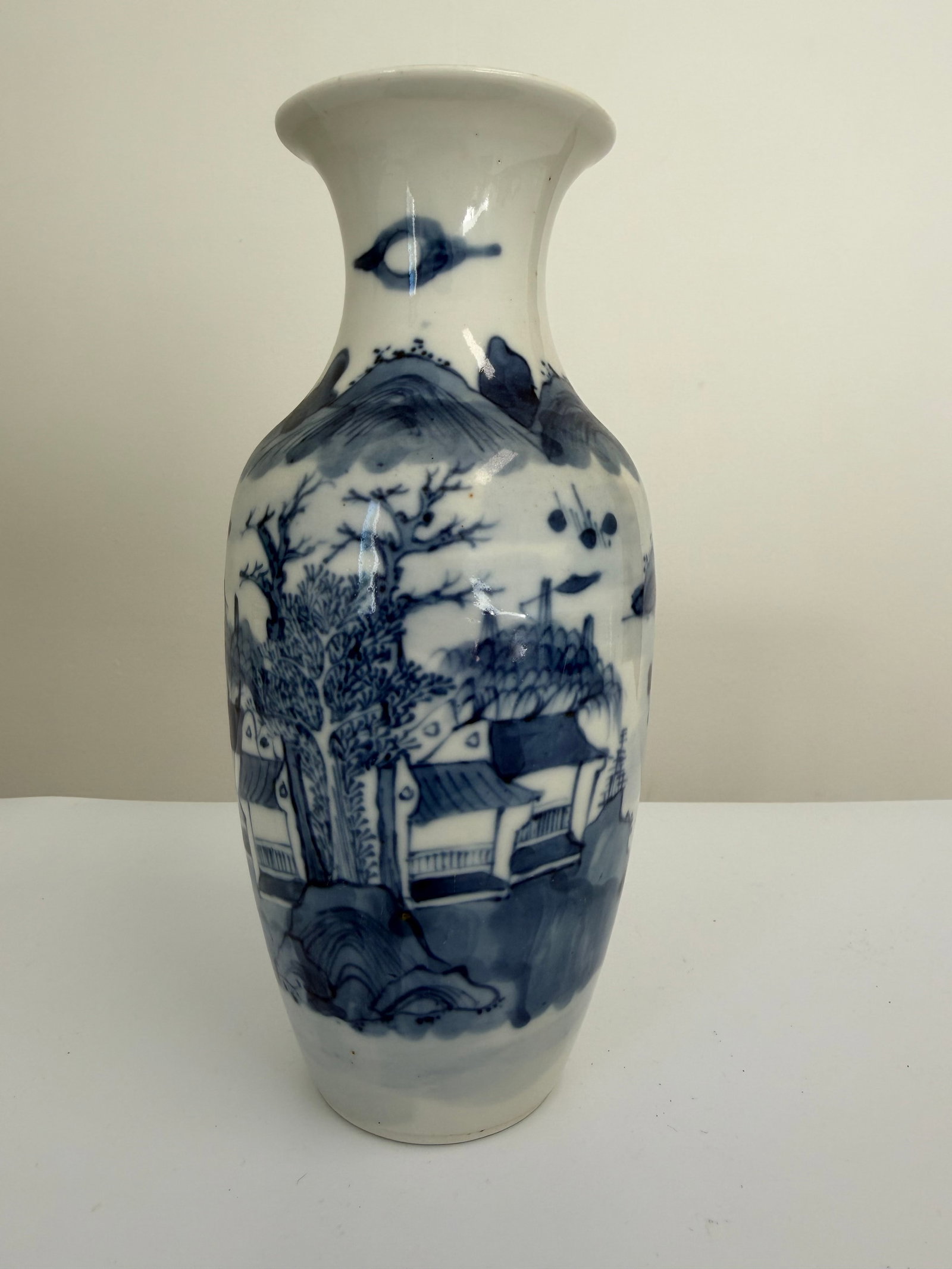 Chinese blue and white landscape porcelain China vase: Dimension: tall 9 inches/ 22.9 cm, please note Due to manual measurement, dimensions may vary. Condition: Good used condition, please note buyers are obligated to come to the site to inspect the condi