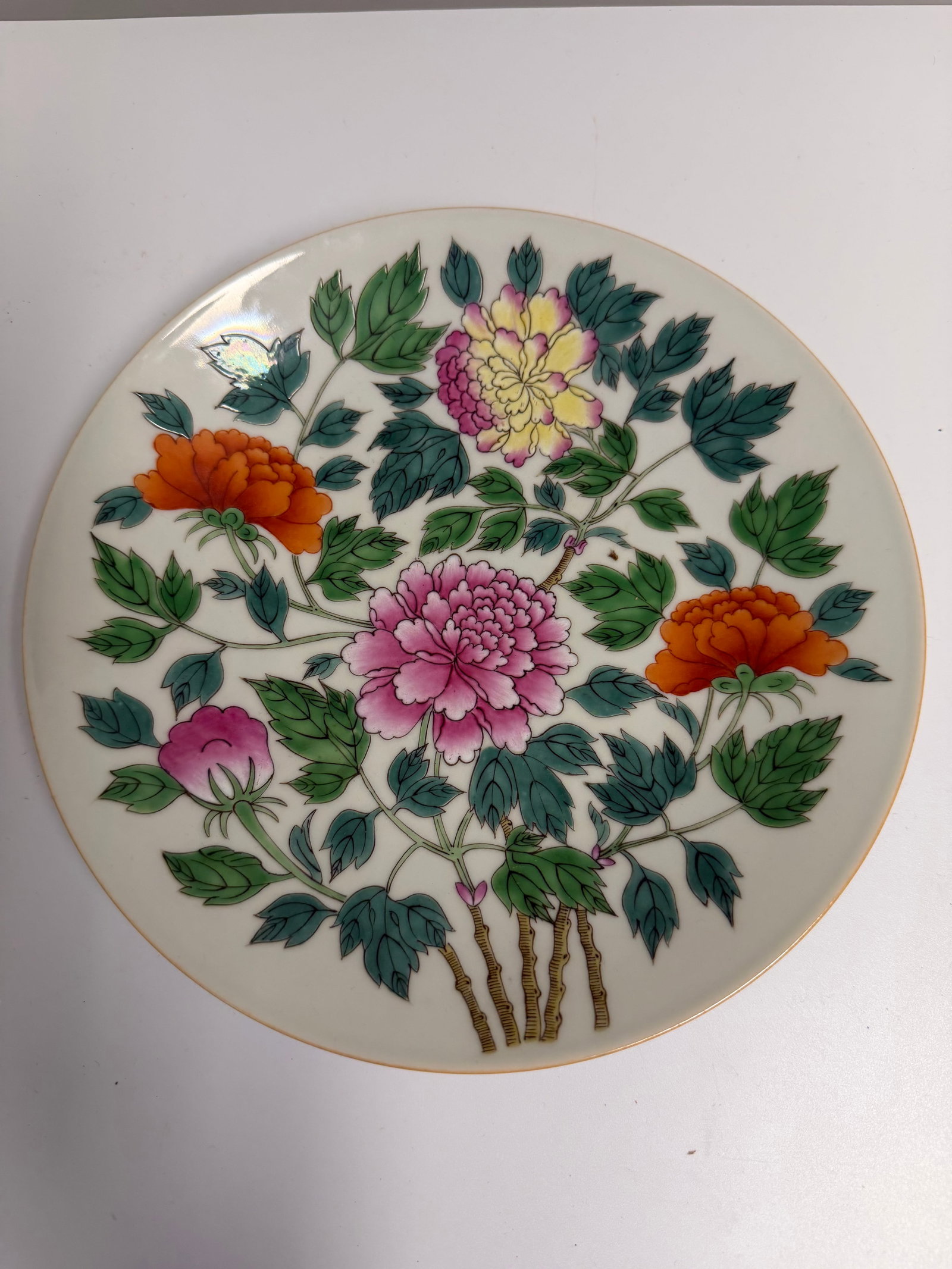 Chinese Enameled famille rose flowers porcelain China blue and white characters mark: Dimension: width 7.9 inches/ 20 cm, please note Due to manual measurement, dimensions may vary. Condition: Good used condition, please note buyers are obligated to come to the site to inspect the cond