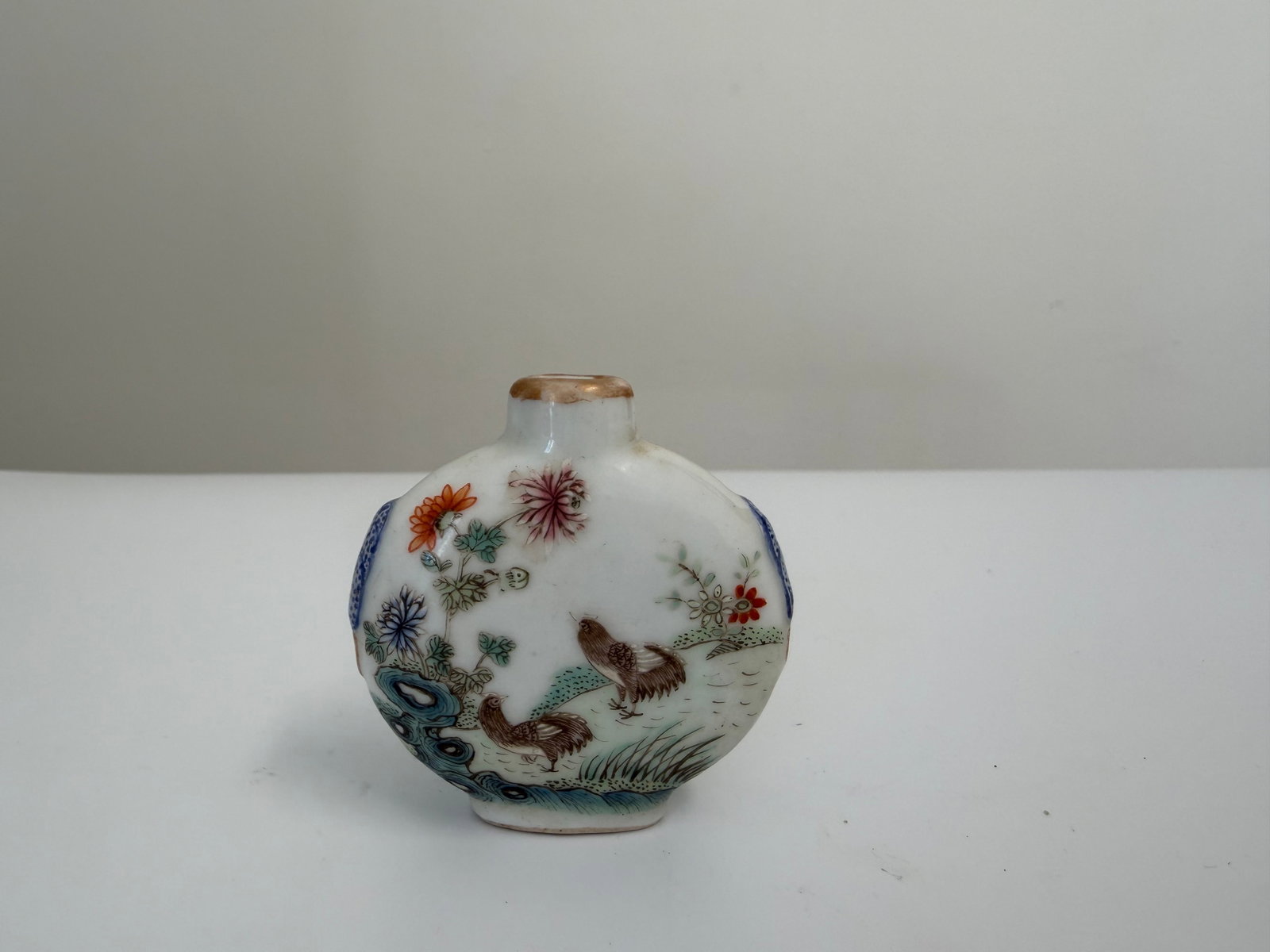 Chinese Enameled famille rose bids and lanscape porcelain China snuff bottle (1 of 7)