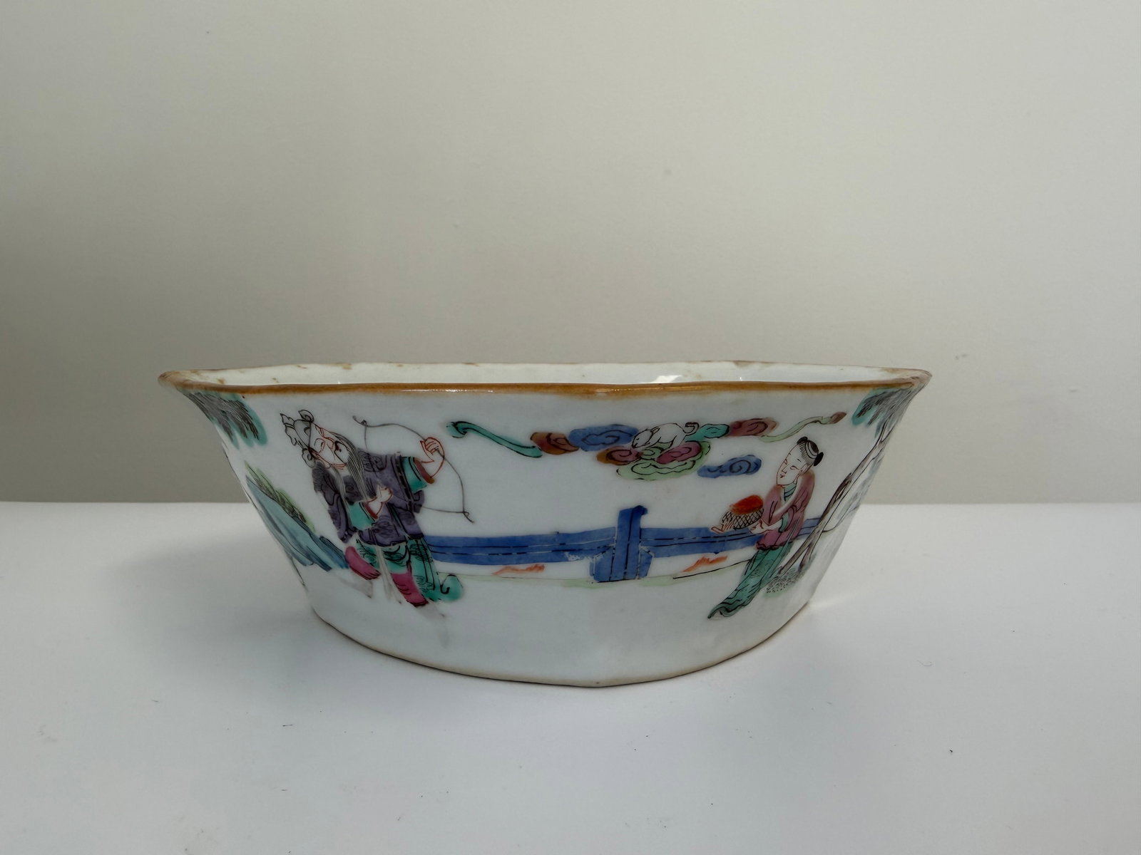 Chinese Enameled famille rose figures scene porcelain China bowl: Dimension: 7.5 inch, please note Due to manual measurement, dimensions may vary. Condition: Good used condition, please note buyers are obligated to come to the site to inspect the condition and detai
