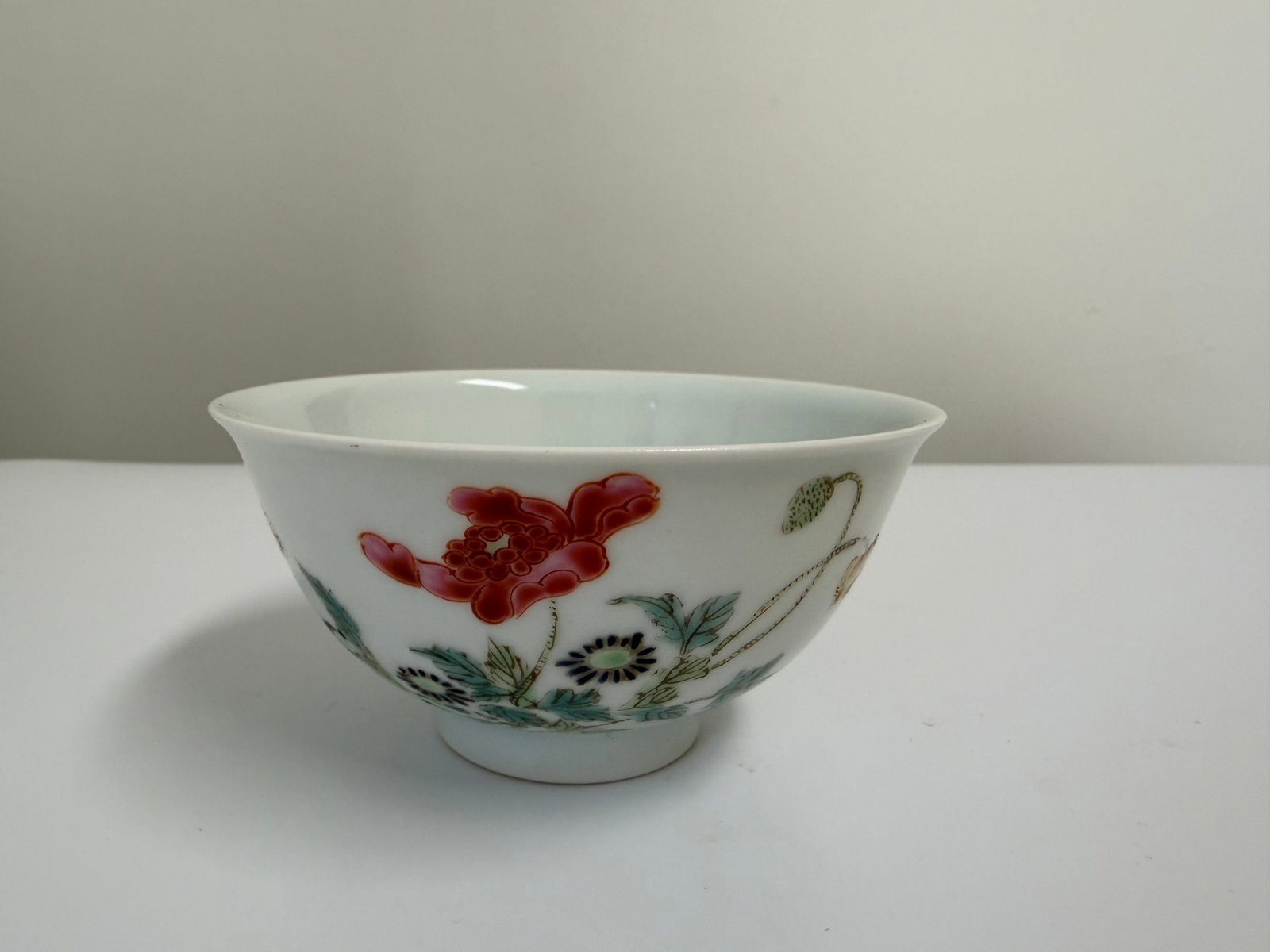 Chinese Enameled famille rose flowers porcelain bowls blue and white mark: Dimension: width 3.8 inch, please note Due to manual measurement, dimensions may vary. Condition: Good used condition, please note buyers are obligated to come to the site to inspect the condition