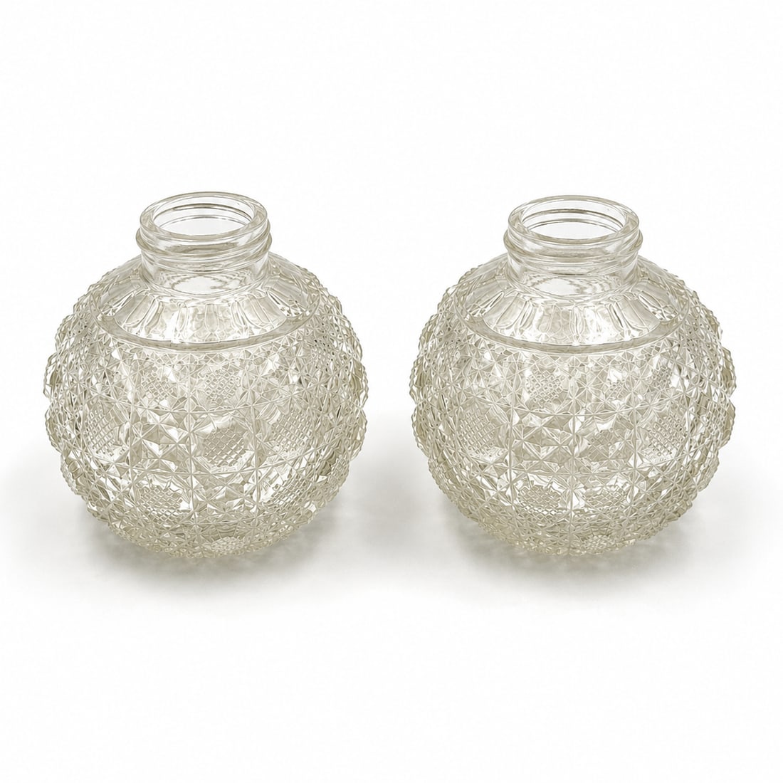 Pair of English Glass Perfumes: Dimension: 4 inch, please note Due to manual measurement, dimensions may vary. Condition: Good used condition, please note buyers are obligated to come to the site to inspect the condition and