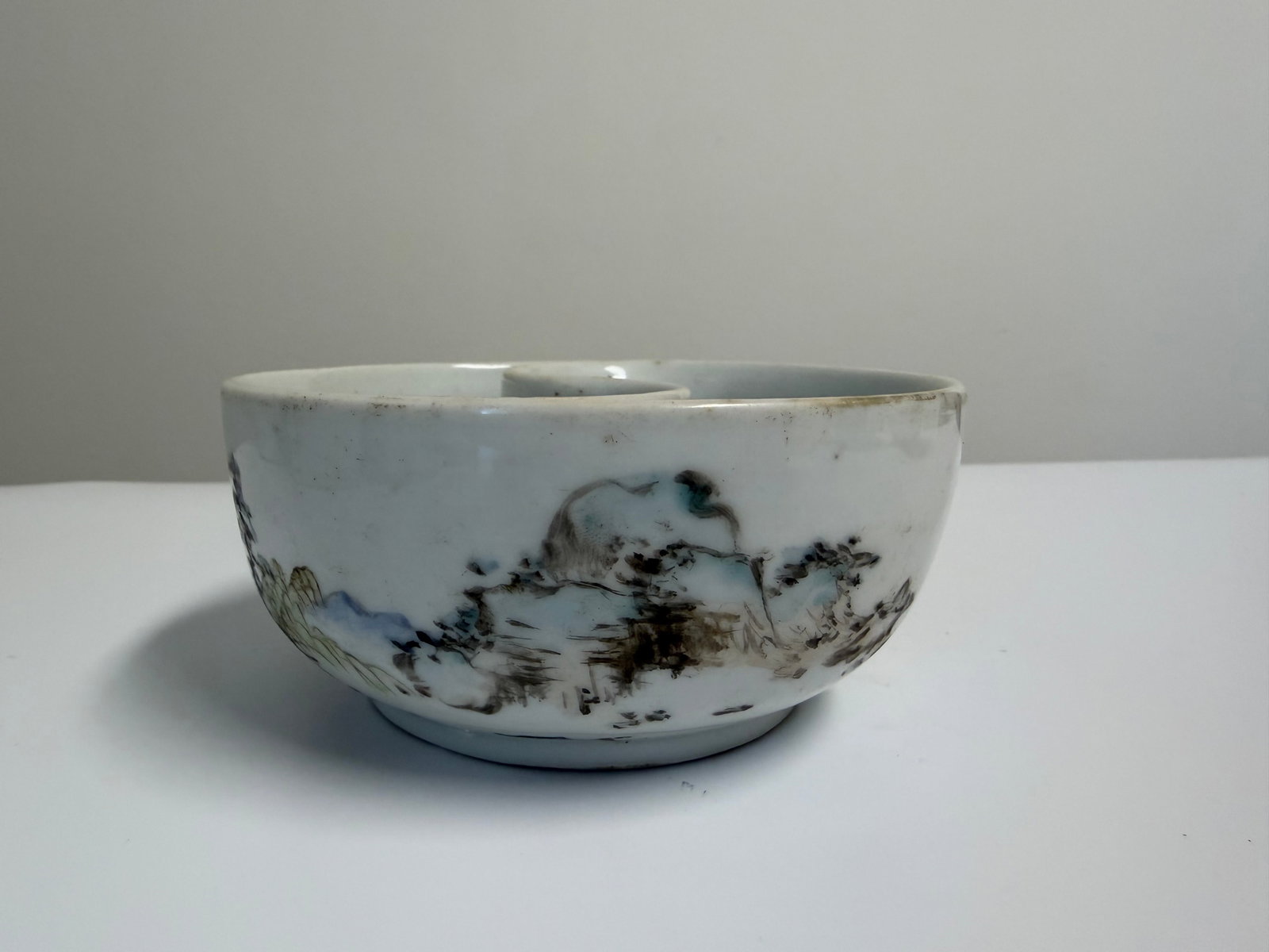 Chinese Enameled famille rose landscape schloar porcelain China bowl: Dimension: width 4.5 inch, please note Due to manual measurement, dimensions may vary. Condition: Good used condition, please note buyers are obligated to come to the site to inspect the condition