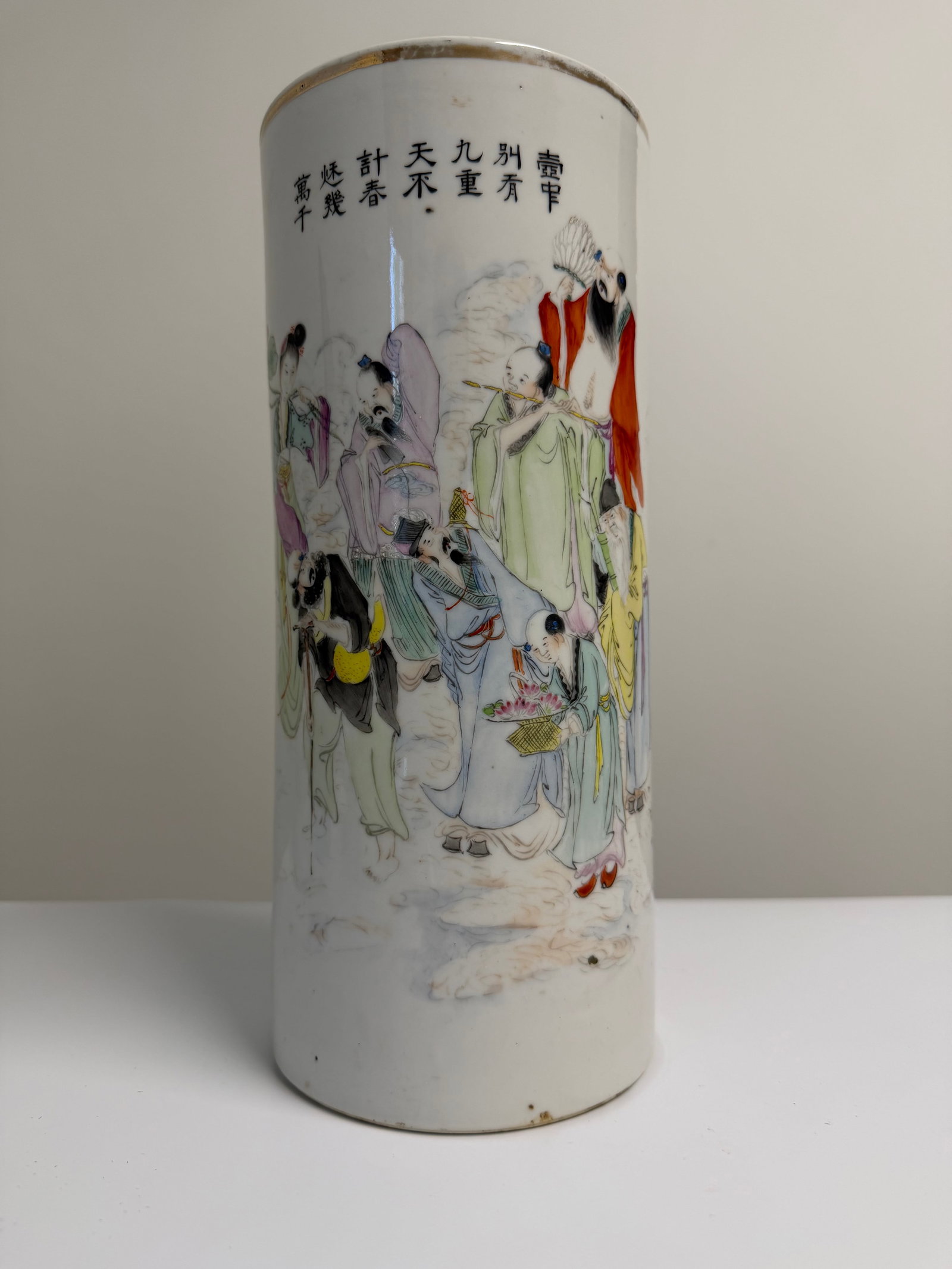 Chinese Enameled famille rose figures porcelain China hat stand: Dimension: tall 11.2 inch, please note Due to manual measurement, dimensions may vary. Condition: Good used condition, please note buyers are obligated to come to the site to inspect the condition