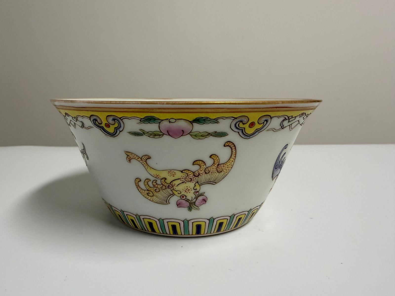 Chinese Enameled famille rose bats porcelain China bowl mark: Dimension: inch, please note Due to manual measurement, dimensions may vary. Condition: Good used condition, please note buyers are obligated to come to the site to inspect the condition and details