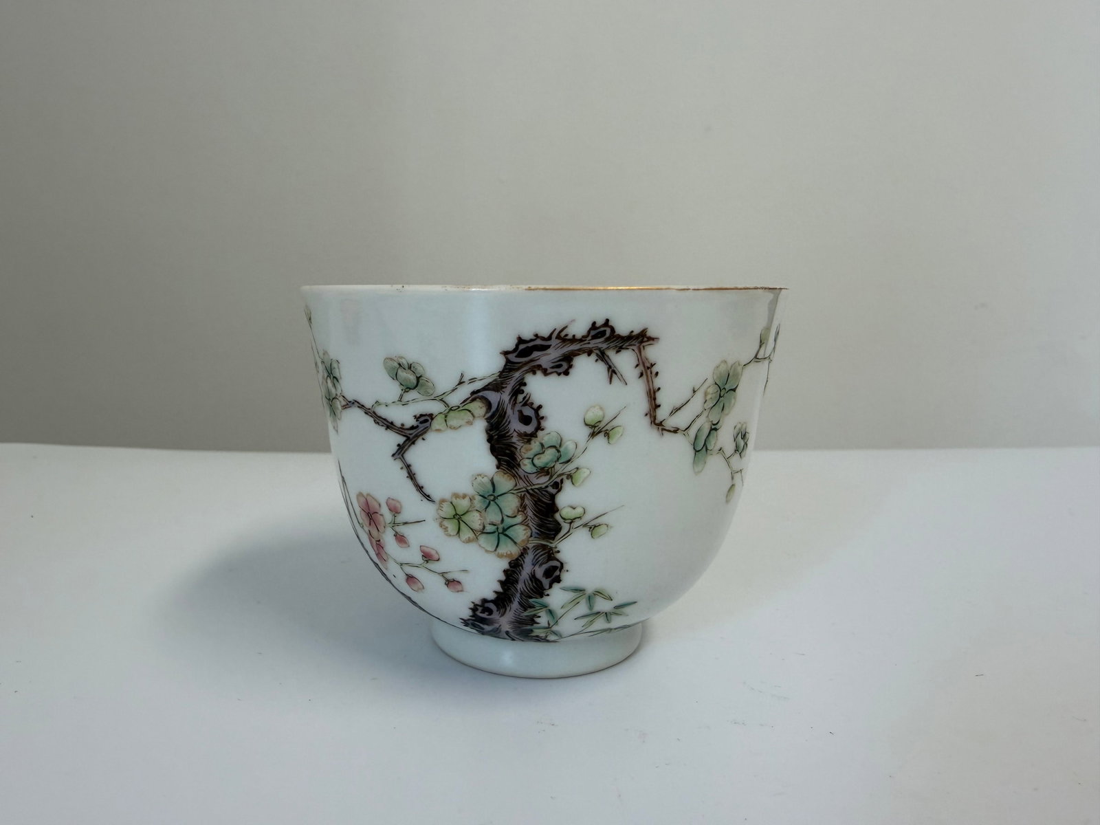 Chinese Enameled famille rose flowers porcelain China cup mark: Dimension: 3.4 inch, please note Due to manual measurement, dimensions may vary. Condition: Good used condition, please note buyers are obligated to come to the site to inspect the condition and