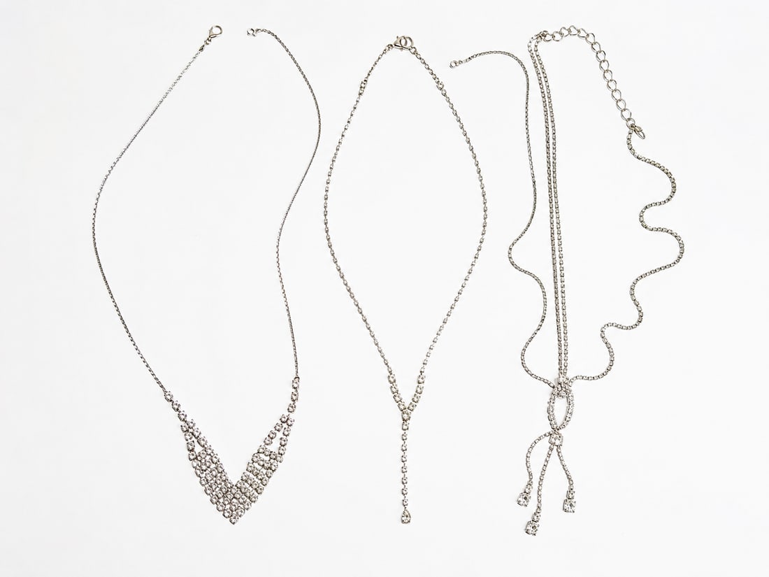 VINTAGE NECKLACES 67#: Dimension: inch, please note Due to manual measurement, dimensions may vary. Condition: Good used condition, please note buyers are obligated to come to the site to inspect the condition and details o