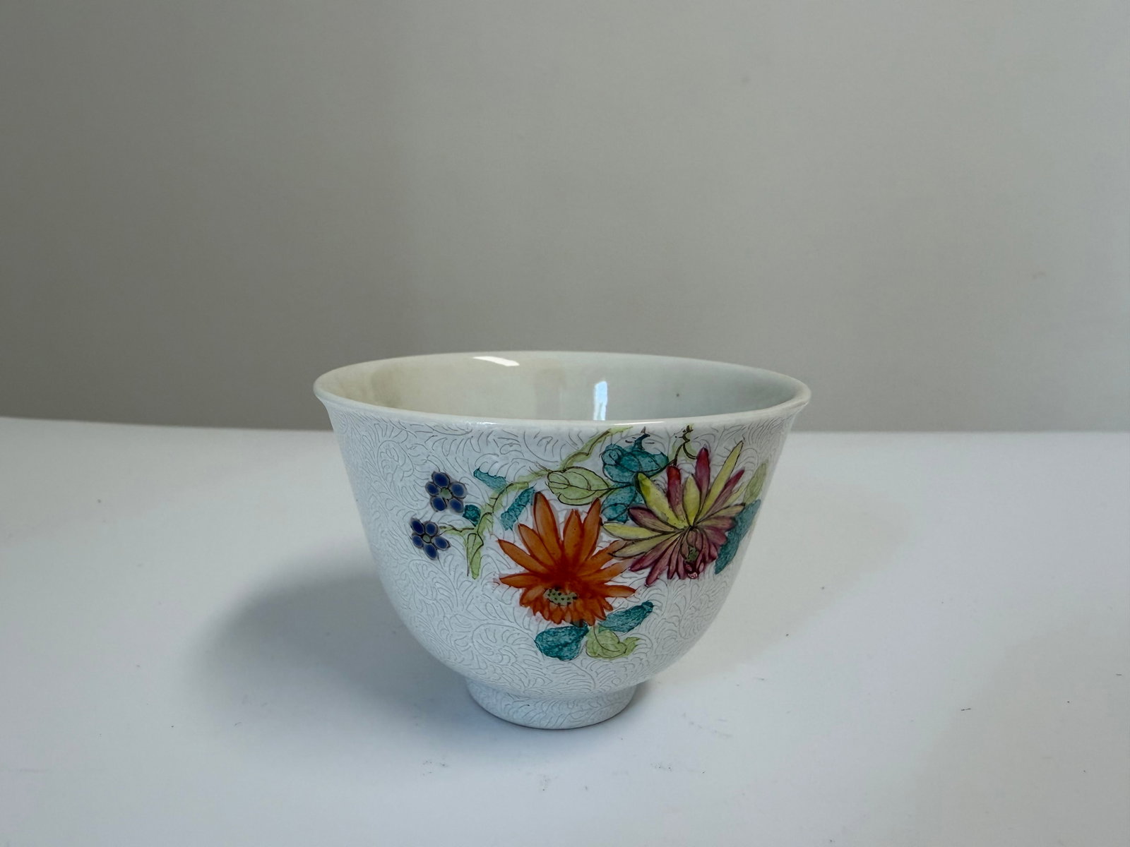 Chinese Enameled famille rose flowers porcelain China cup (1 of 8)