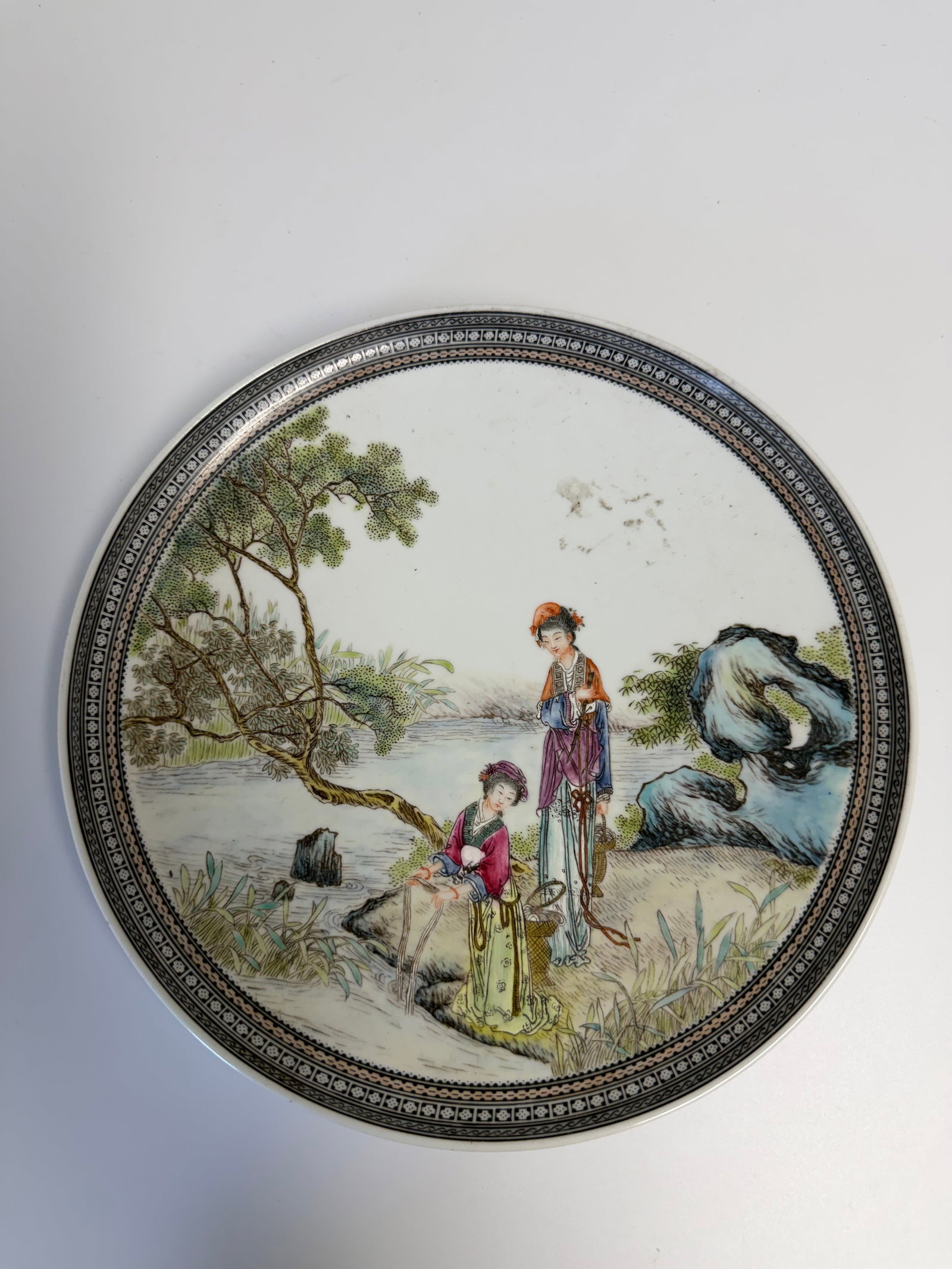 Chinese Enameled famille rose figures women porcelain China hang Plate mark: Dimension: 8.5 inch, please note Due to manual measurement, dimensions may vary. , please note buyers are obligated to come to the site to inspect the condition and details of the item. condition
