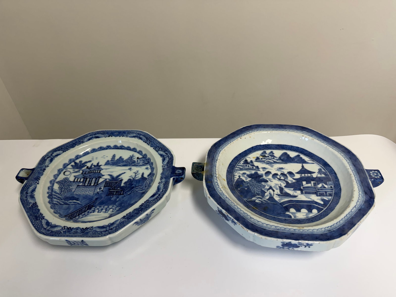 Set of 2 Chinese EXPORT blue and white NANKING porcelain China warmer plates (1 of 9)