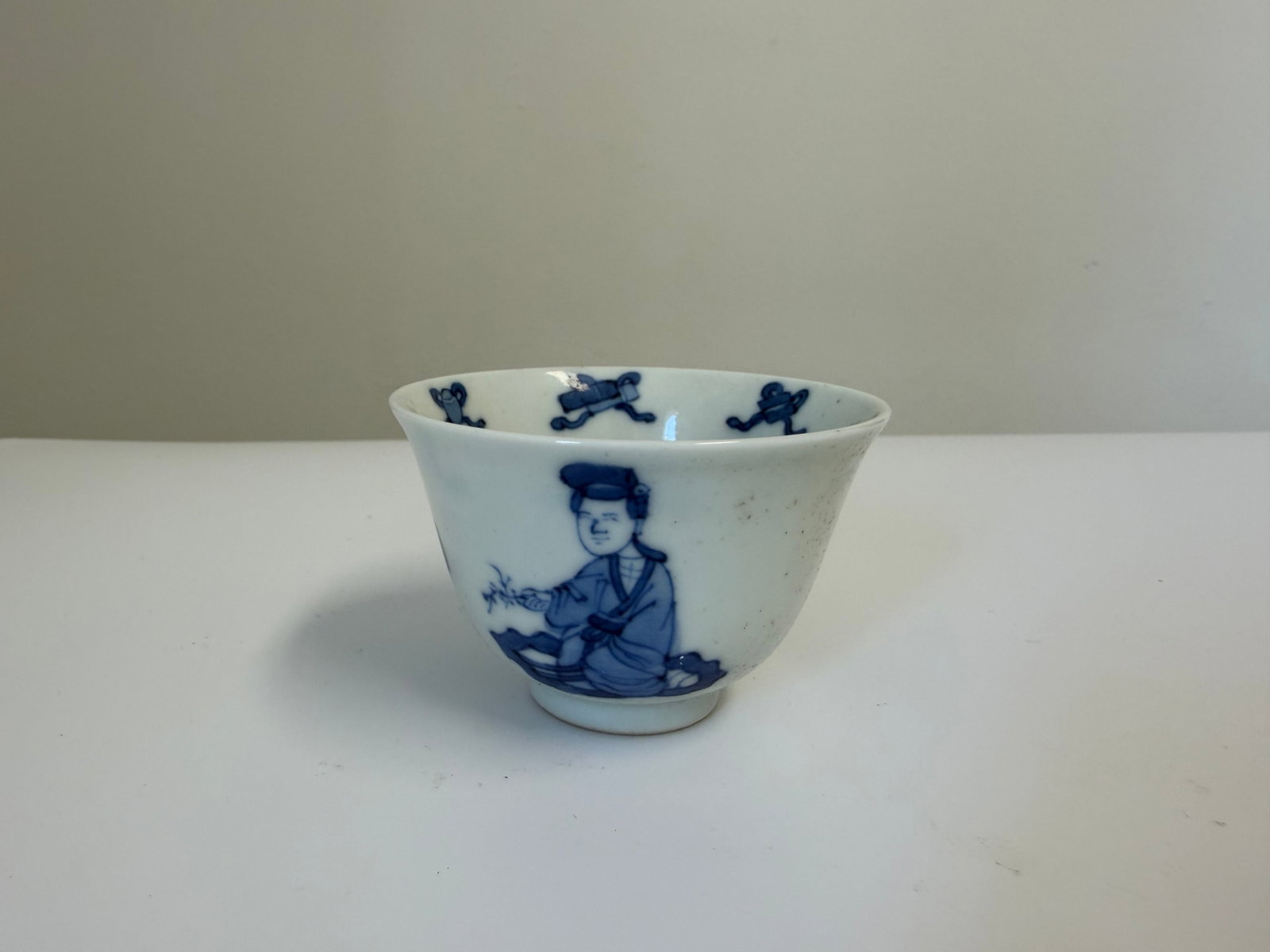 Chinese blue and white woman and child porcelain China cup mark (1 of 8)