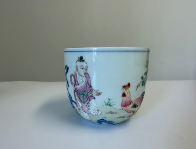 Chinese blue and white Enameled famille rose Rooster porcelain China cuo: Dimension: 3.1 inch, please note Due to manual measurement, dimensions may vary. , please note buyers are obligated to come to the site to inspect the condition and details of the item. condition repo