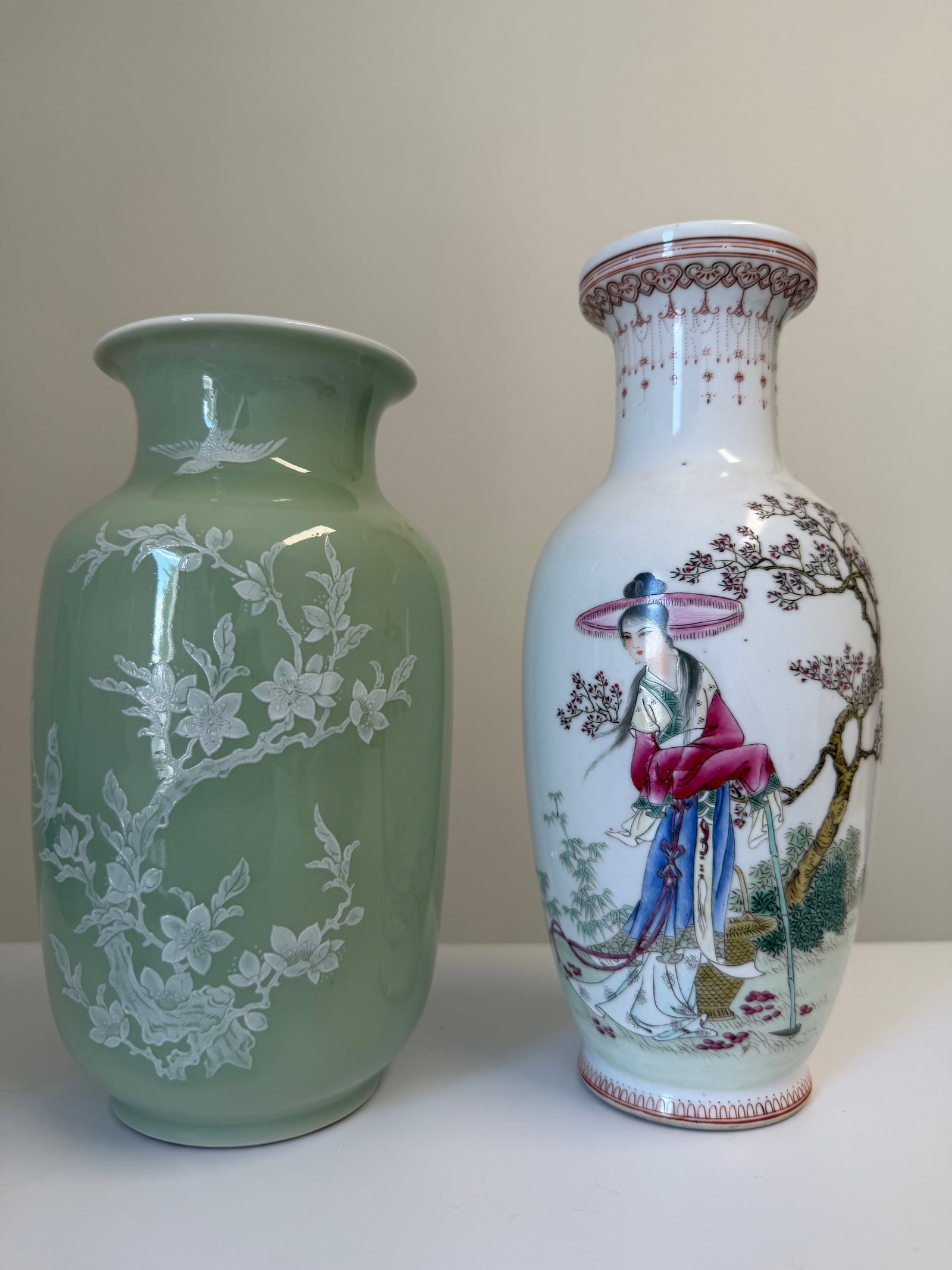Set of 2 Chinese Enameled famille rose porcelain China vase (1 of 7)