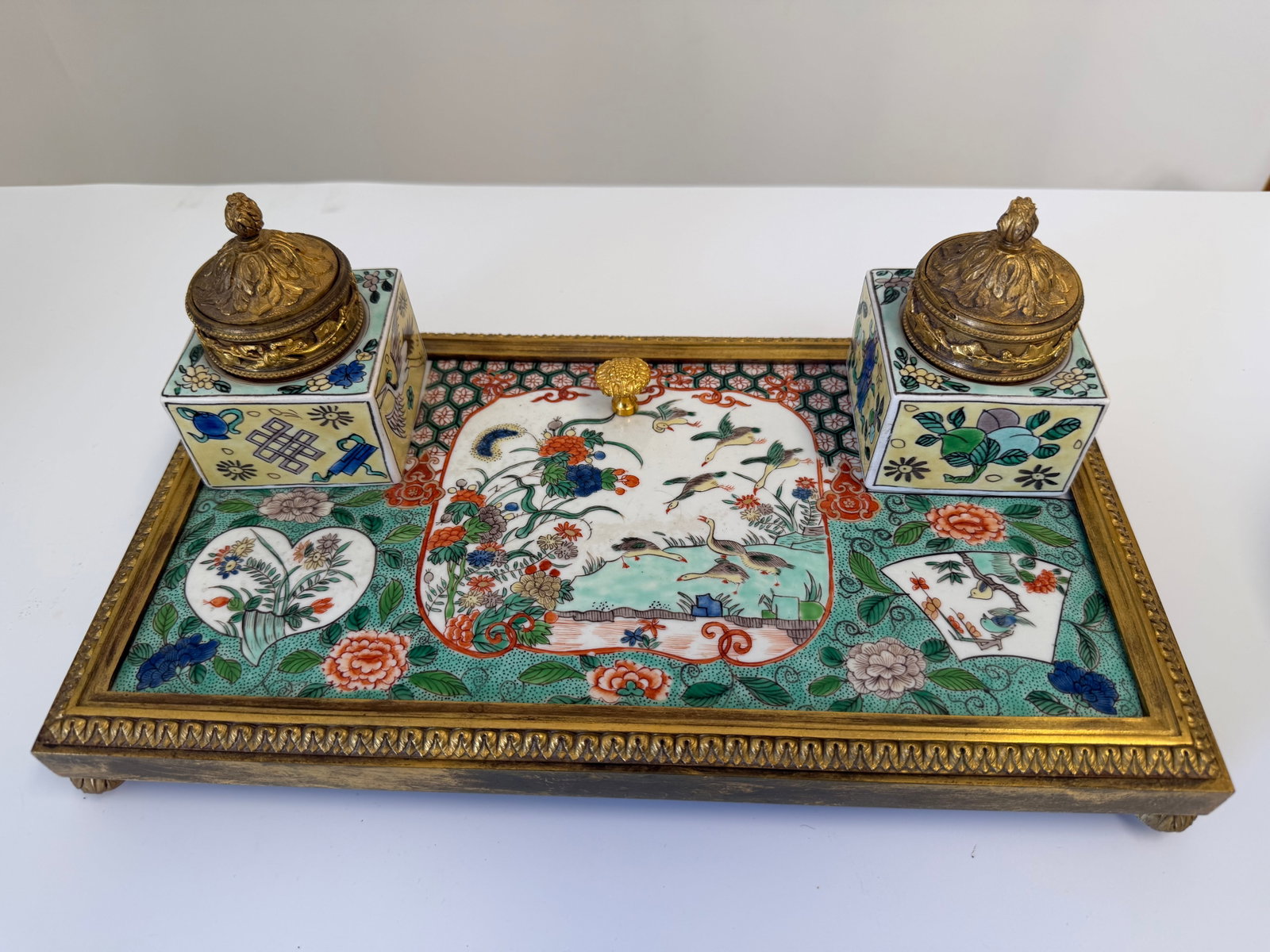 Chinese Enameled famille rose porcelain standish: Dimension: 13.5 inch, please note Due to manual measurement, dimensions may vary. , please note buyers are obligated to come to the site to inspect the condition and details of the item. condition