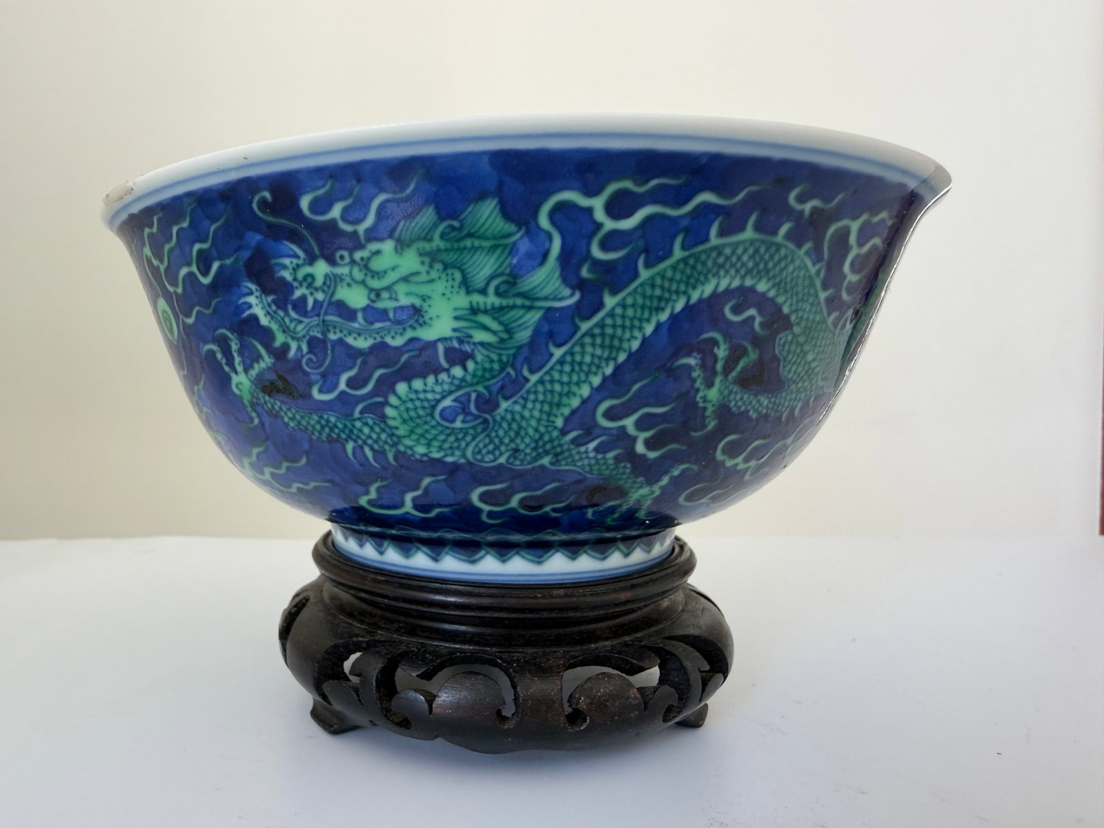Chinese blue and white yellow dragons porcelain China bowl mark: Dimension: 5.9 inch, please note Due to manual measurement, dimensions may vary. , please note buyers are obligated to come to the site to inspect the condition and details of the item. condition