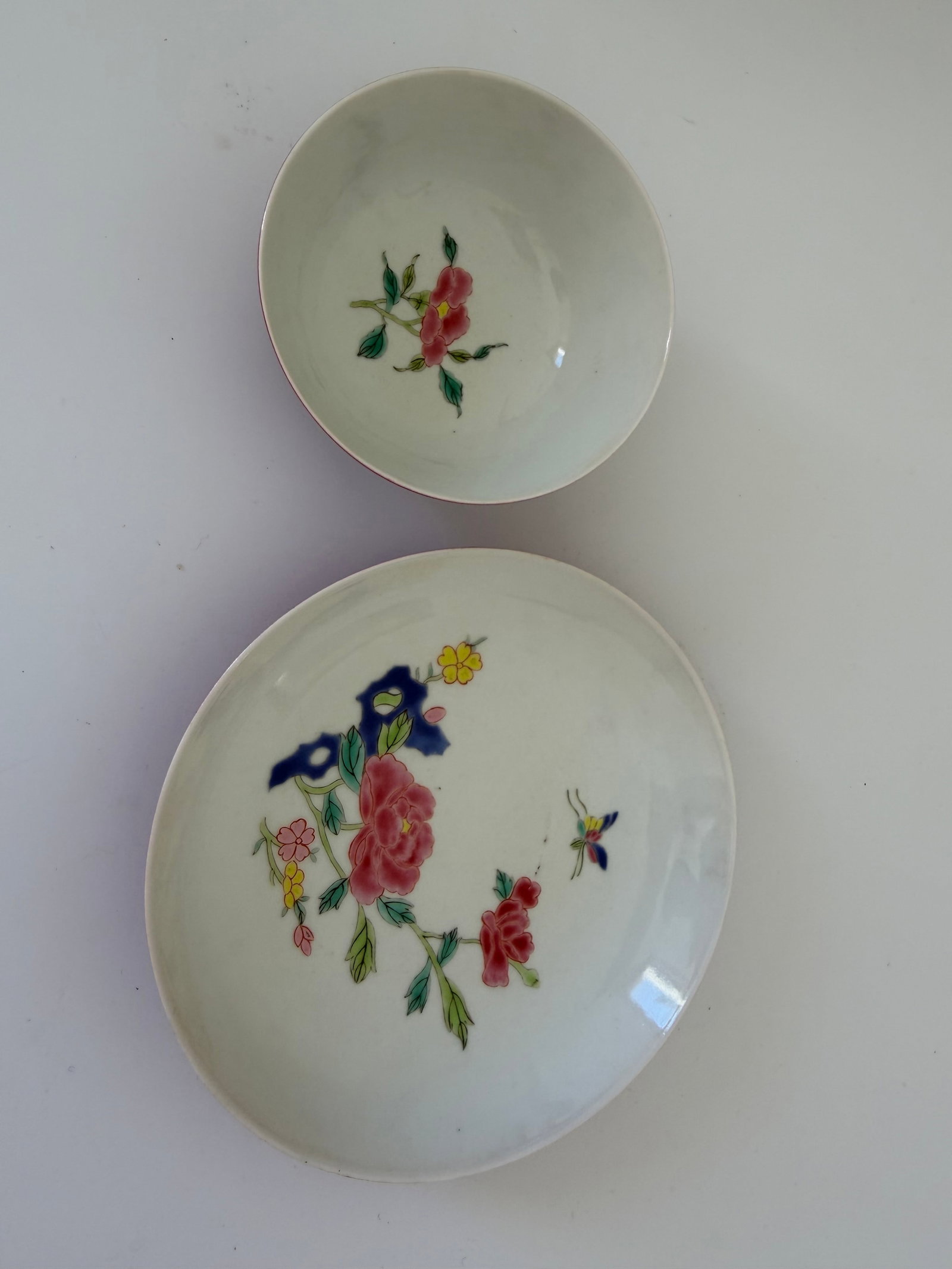 Chinese export Enameled famille rose flowers porcelain China saucer and cup (1 of 6)