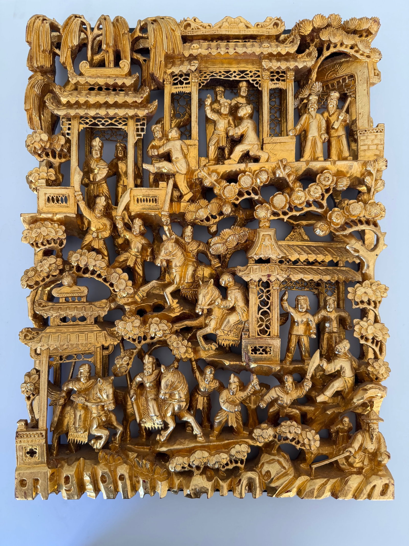 Chinese antique gilded Carved wooden board plaque: Dimension: 18.5x13.5 inch, please note Due to manual measurement, dimensions may vary. , please note buyers are obligated to come to the site to inspect the condition and details of the item.