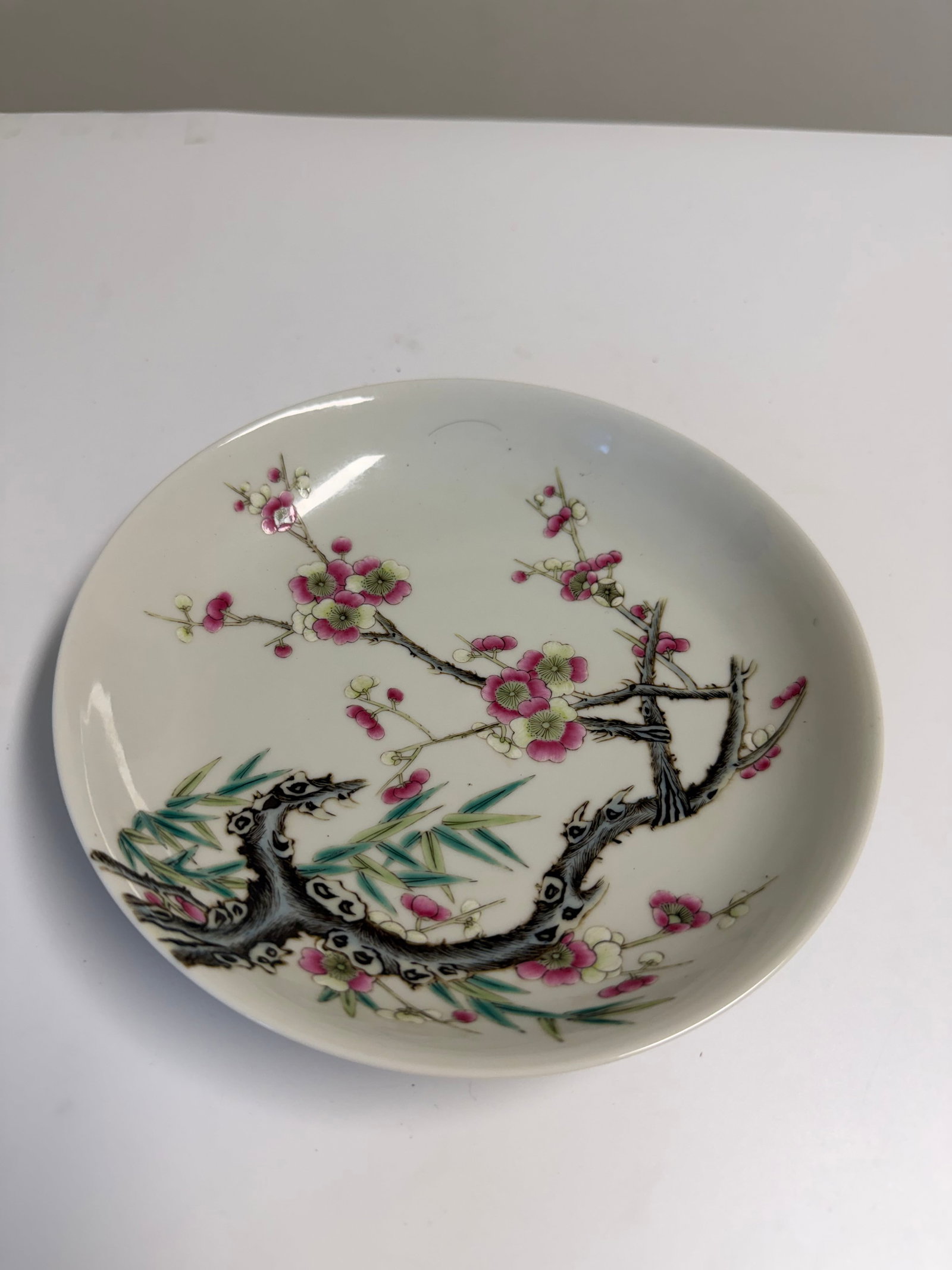 Chinese Enameled famille rose flowers porcelain China plate red mark: Dimension: 7 inch, please note Due to manual measurement, dimensions may vary. , please note buyers are obligated to come to the site to inspect the condition and details of the item. condition report