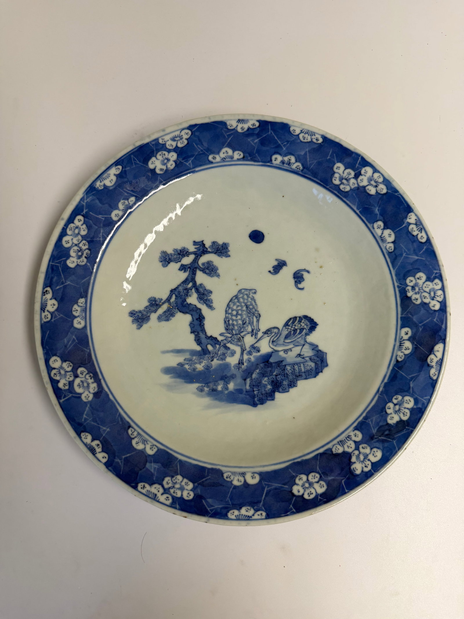 Chinese blue and white Deer and Craneporcelain China plate mark: Dimension: 11 inch, please note Due to manual measurement, dimensions may vary. , please note buyers are obligated to come to the site to inspect the condition and details of the item. condition repor