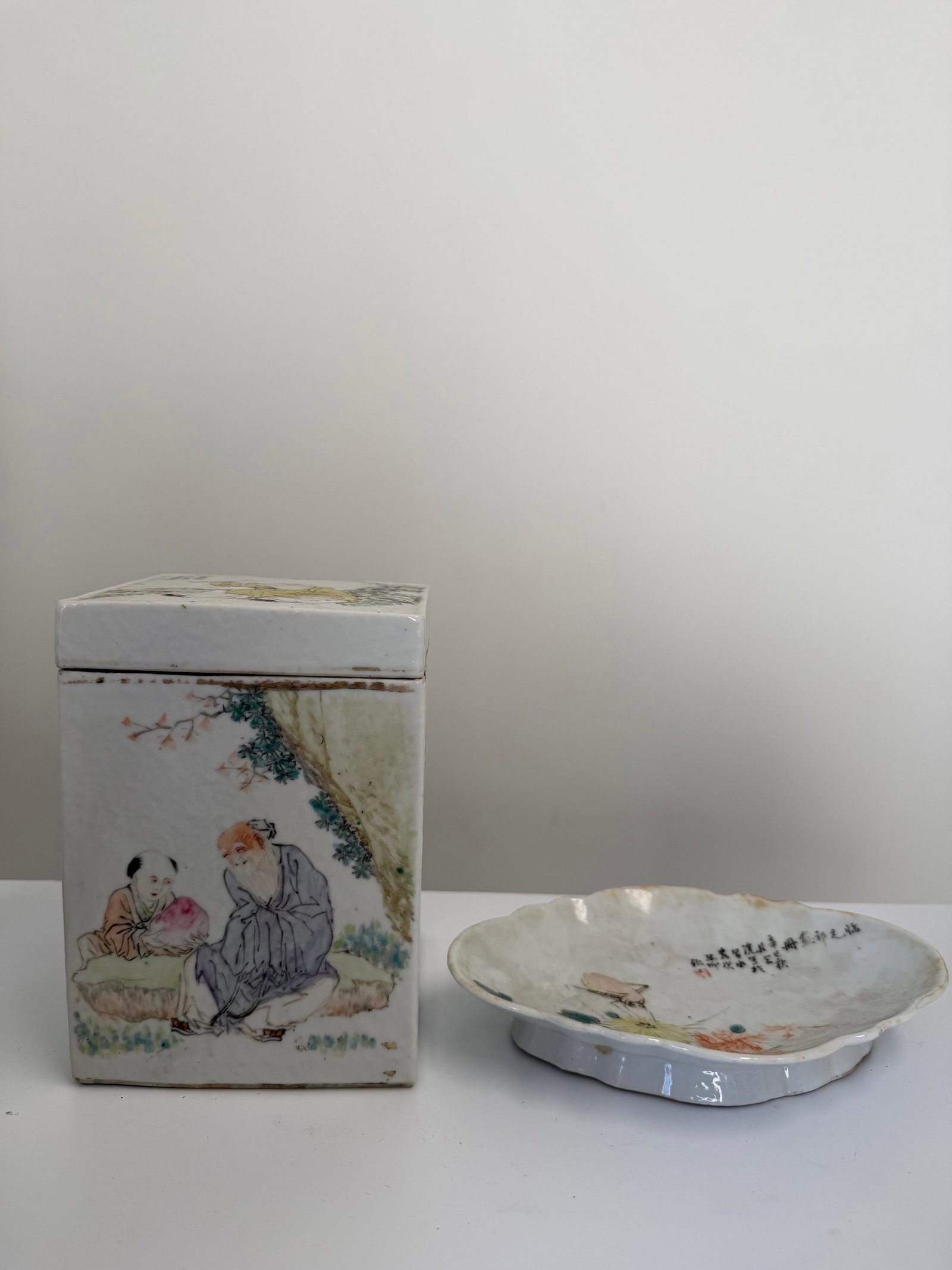 Set of 2 Chinese Famille Rose schloar China porcelain mark: Dimension: The tea caddy tall 7inch, please note Due to manual measurement, dimensions may vary. , please note buyers are obligated to come to the site to inspect the condition and details of the item