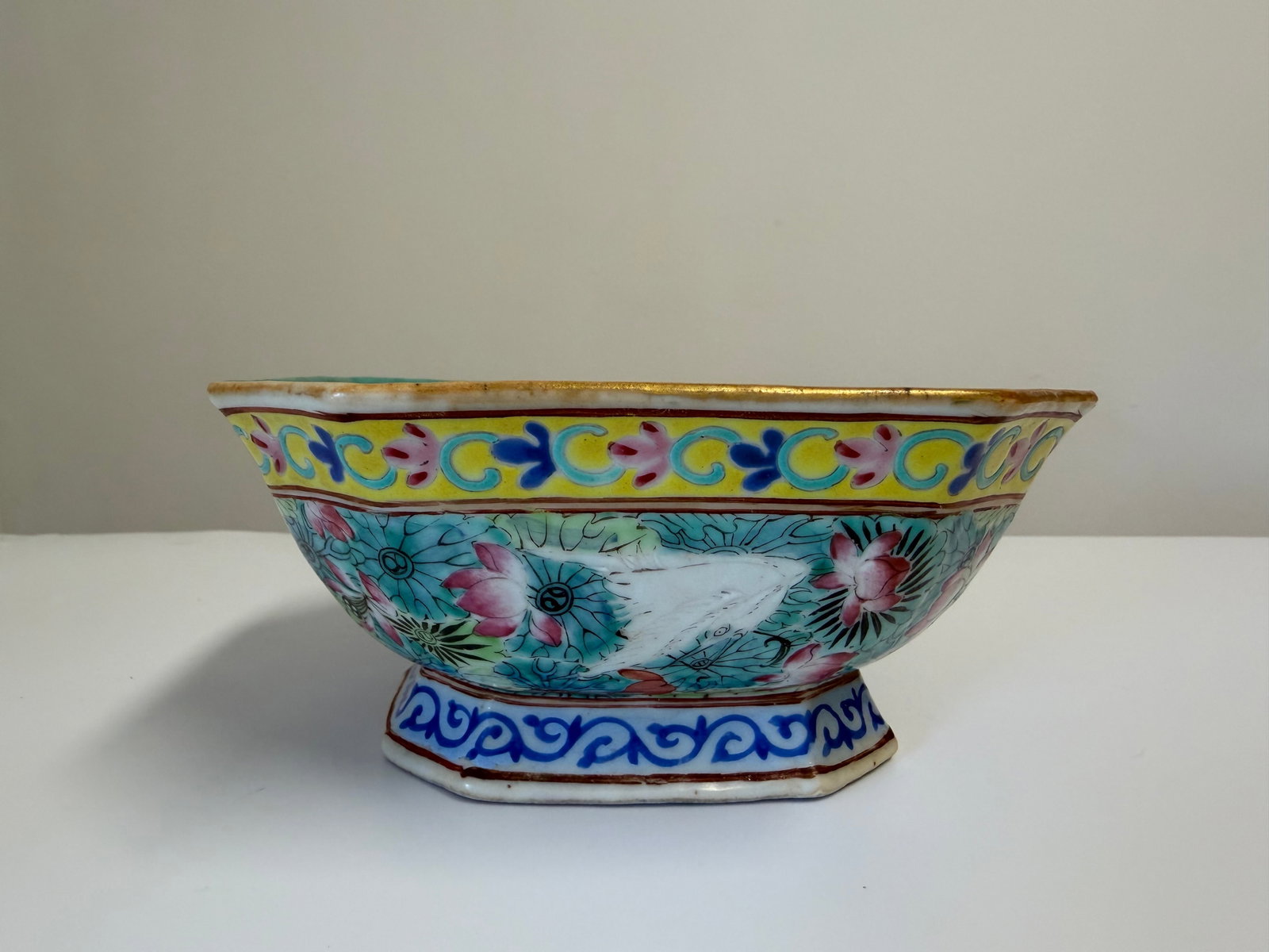 Chinese enamel famille rose porcelain bowl mark: Dimension: 6.1 inches. , please note Due to manual measurement, dimensions may vary. Condition: Good used condition, please note buyers are obligated to come to the site to inspect the condition and d