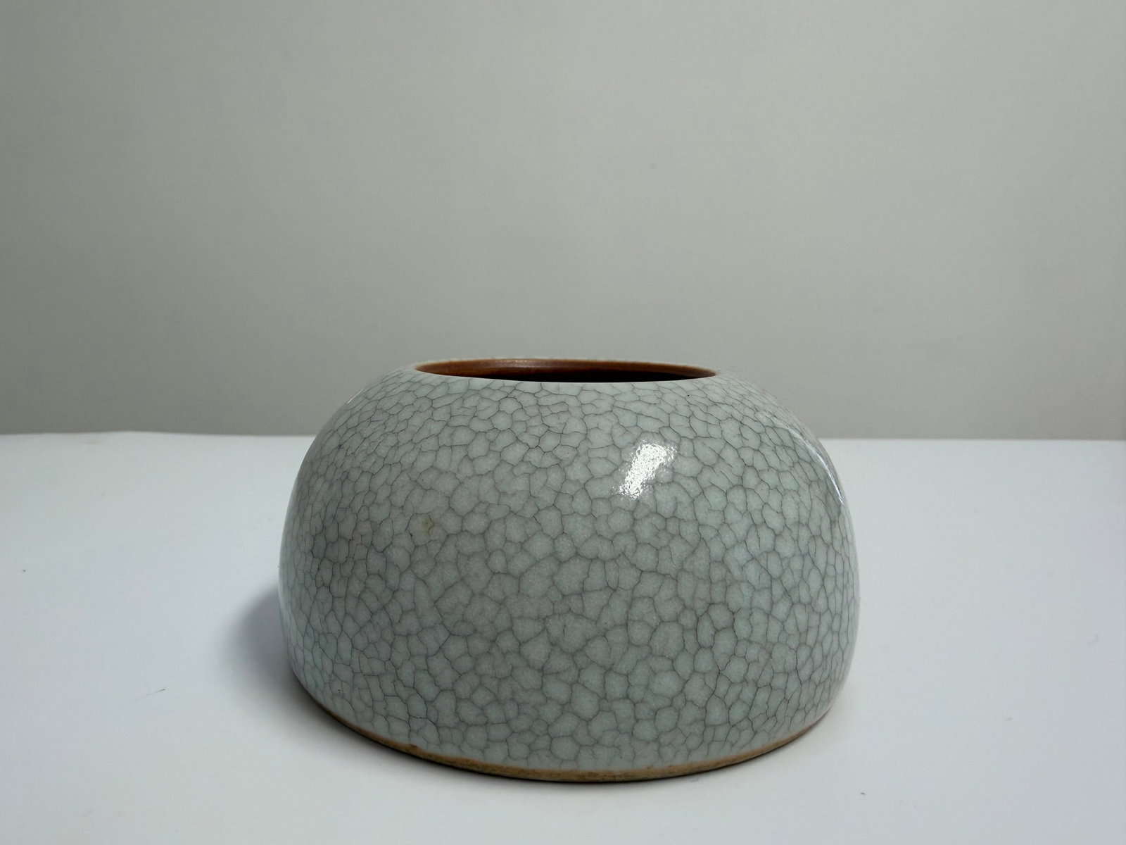 Chinese ice crack glazed porcelain China water pot: Dimension: 4 inches. , please note Due to manual measurement, dimensions may vary. Condition: Good used condition, please note buyers are obligated to come to the site to inspect the condition and det