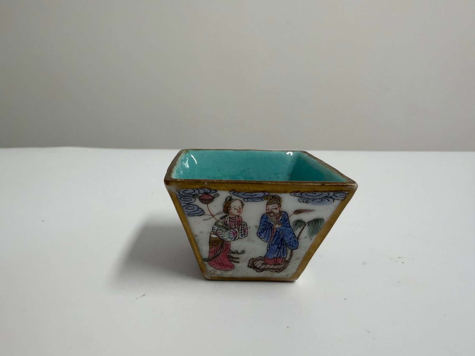 Chinese enamel famille rose figures porcelain square bowl: Dimension: 2.1 inches. , please note Due to manual measurement, dimensions may vary. Condition: Good used condition, please note buyers are obligated to come to the site to inspect the condition and d