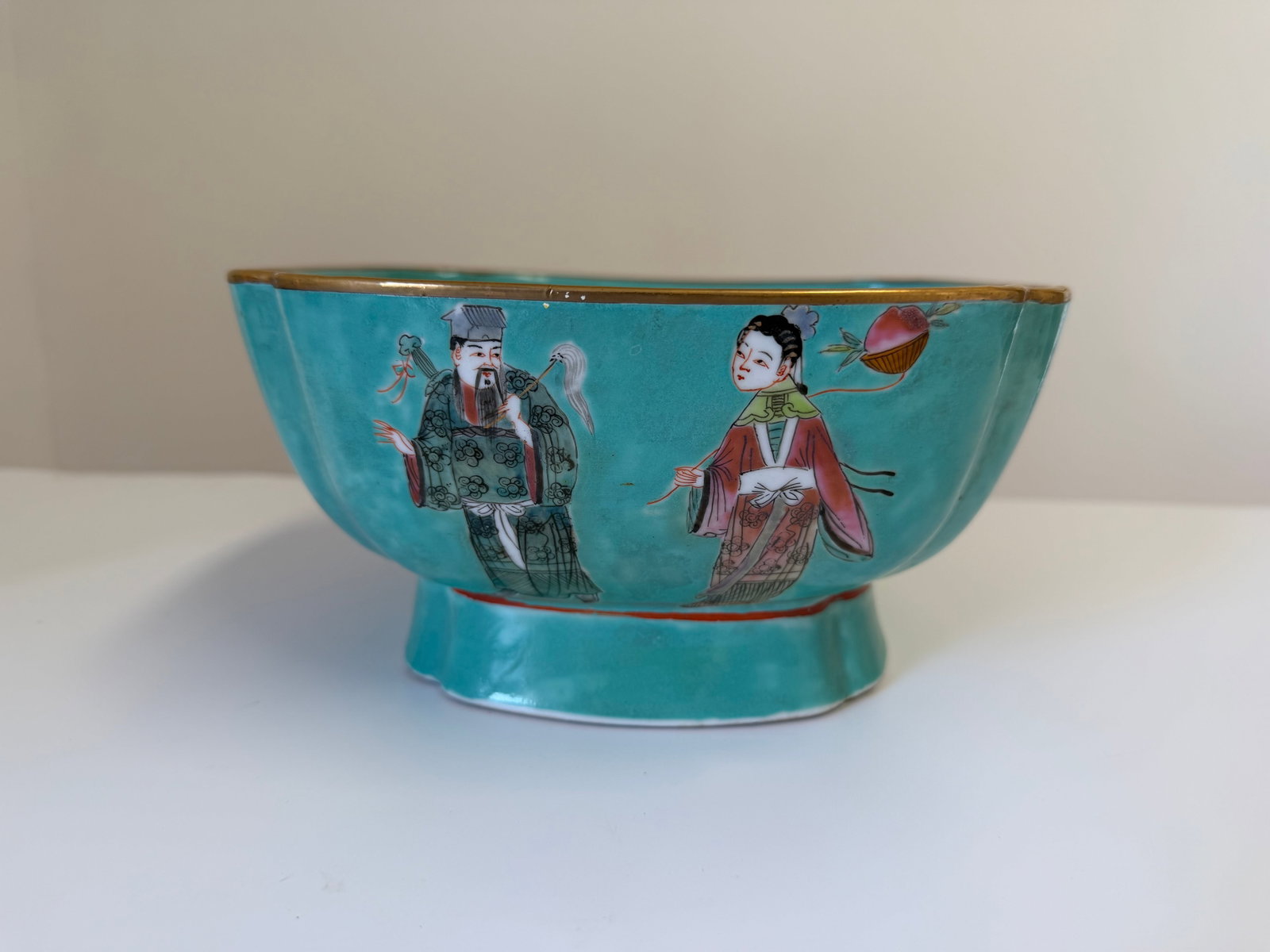 Chinese enamel famille rose figures porcelain square bowl mark green Internal: Dimension: 8.7inches , please note Due to manual measurement, dimensions may vary. Condition: Good used condition, please note buyers are obligated to come to the site to inspect the condition and det