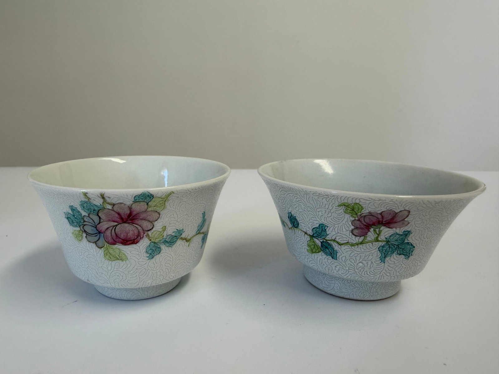 Pair of Chinese enamel famille rose flowers porcelain cups scholar mark (1 of 5)