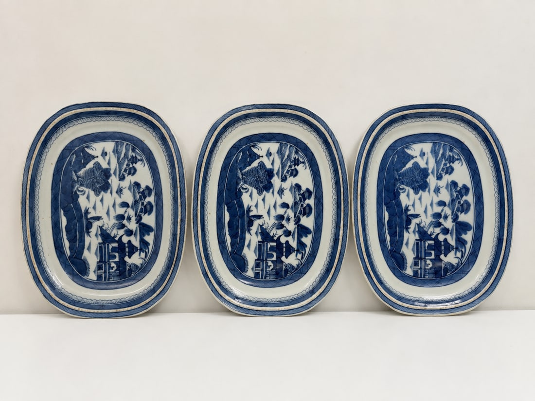 Set of 3 blue and white landscape NANKING plates: Dimension: 12 inches , please note Due to manual measurement, dimensions may vary. Condition: Good used condition, please note buyers are obligated to come to the site to inspect the condition and det