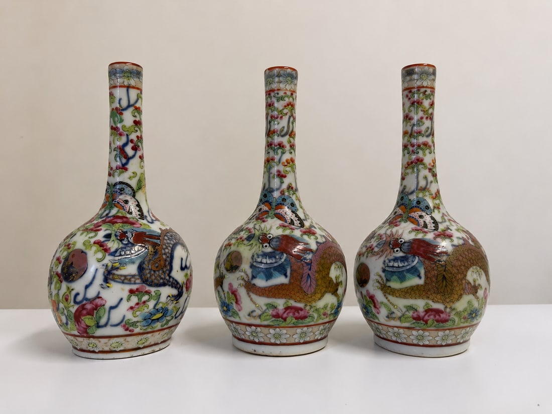 Set of 3 blue and white gilded porcelain vases: Dimension: 7 inches , please note Due to manual measurement, dimensions may vary. Condition: Good used condition, please note buyers are obligated to come to the site to inspect the condition and