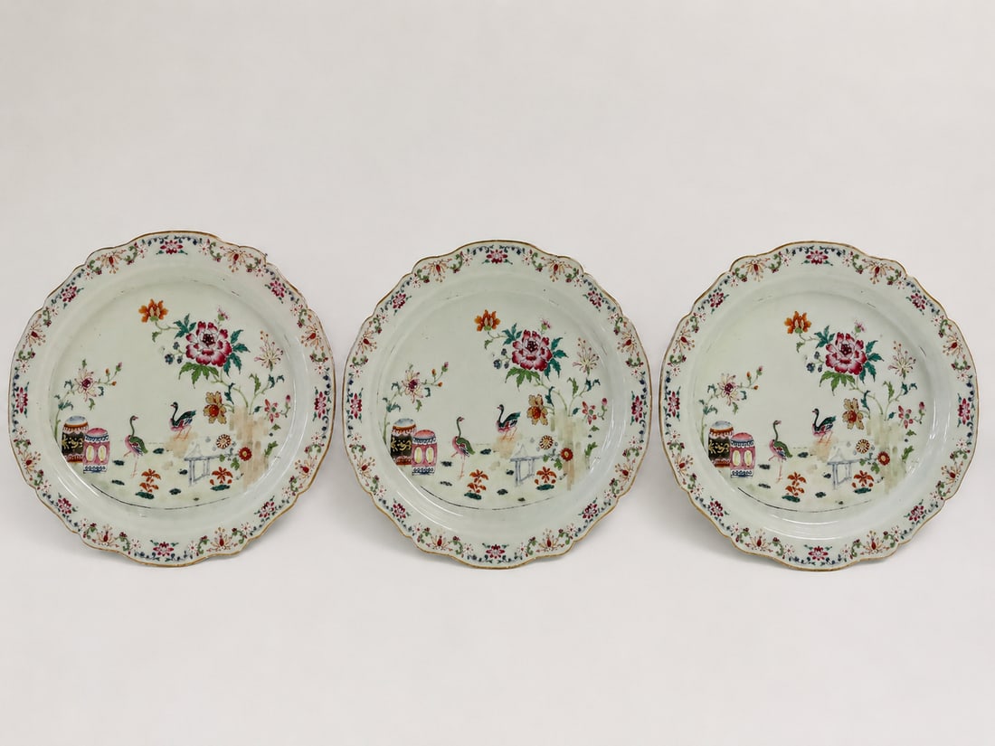 Set of 3 Chinese famille rose Phoenix porcelain plates (1 of 2)