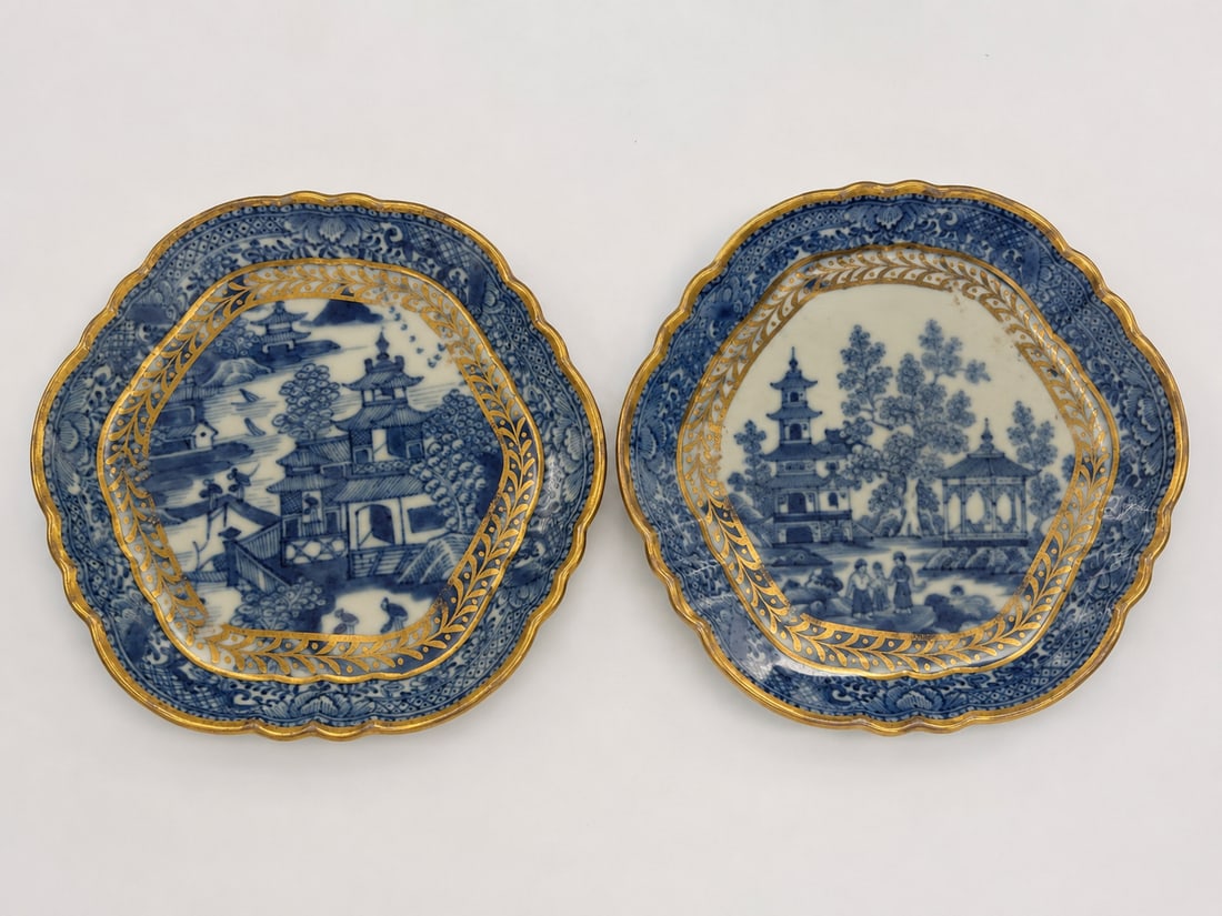 Pair of Chinese blue and white gilded landscape dishes: Dimension: 5.5 inches , please note Due to manual measurement, dimensions may vary. Condition: Good used condition, please note buyers are obligated to come to the site to inspect the condition and