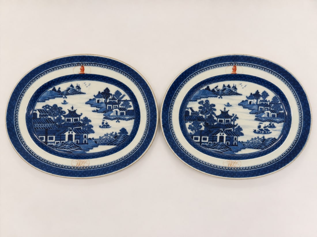 Pair of blue and white porcelain landscape plates mark (1 of 2)