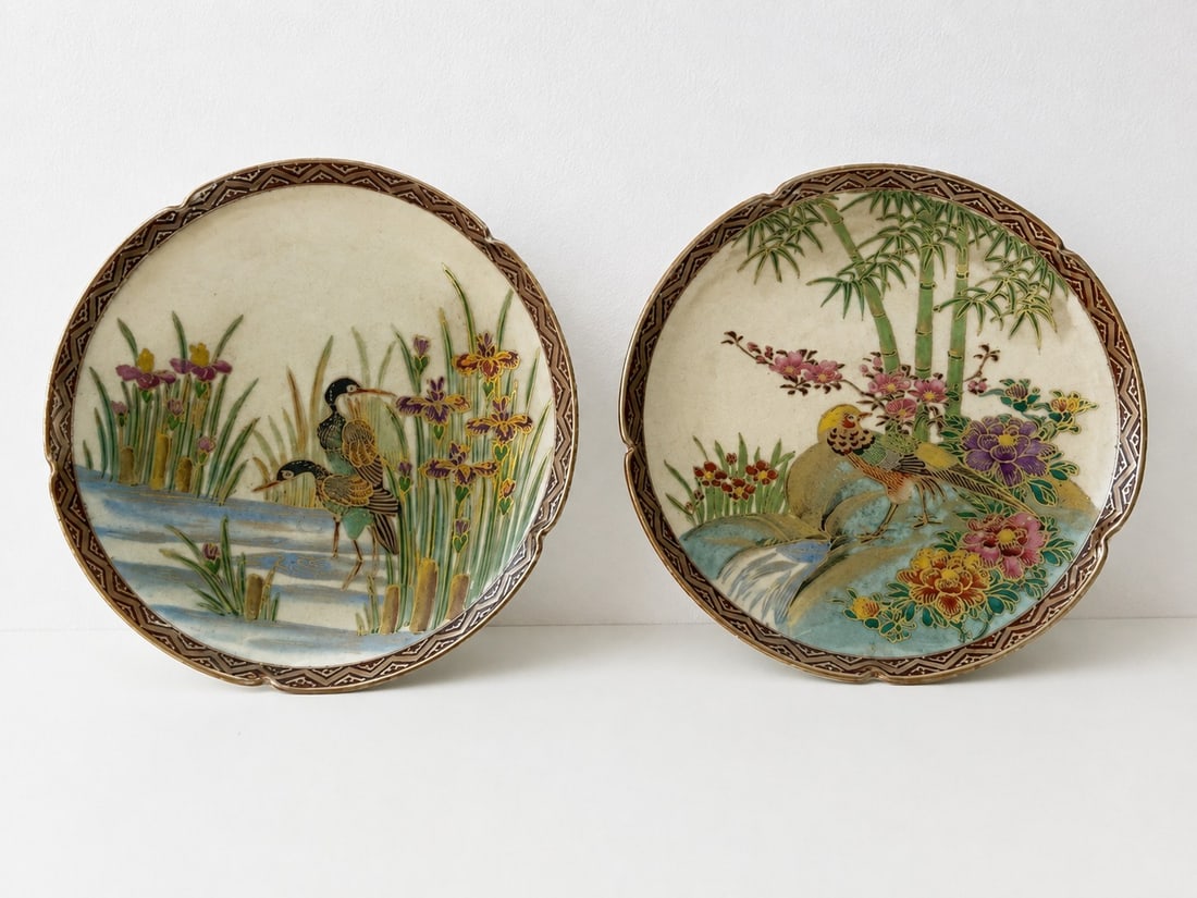Pair of Japanese Painted Porcelain Plates: Dimension: 6.8 inches , please note Due to manual measurement, dimensions may vary. Condition: Good used condition, please note buyers are obligated to come to the site to inspect the condition and de