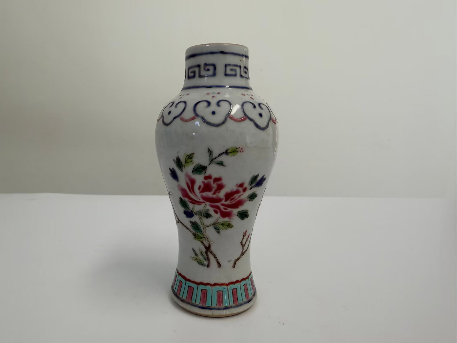 Chinese export enamel famille rose flowers porcelain vase: Dimension: 4.5 inches , please note Due to manual measurement, dimensions may vary. Condition: Good used condition, please note buyers are obligated to come to the site to inspect the condition and de