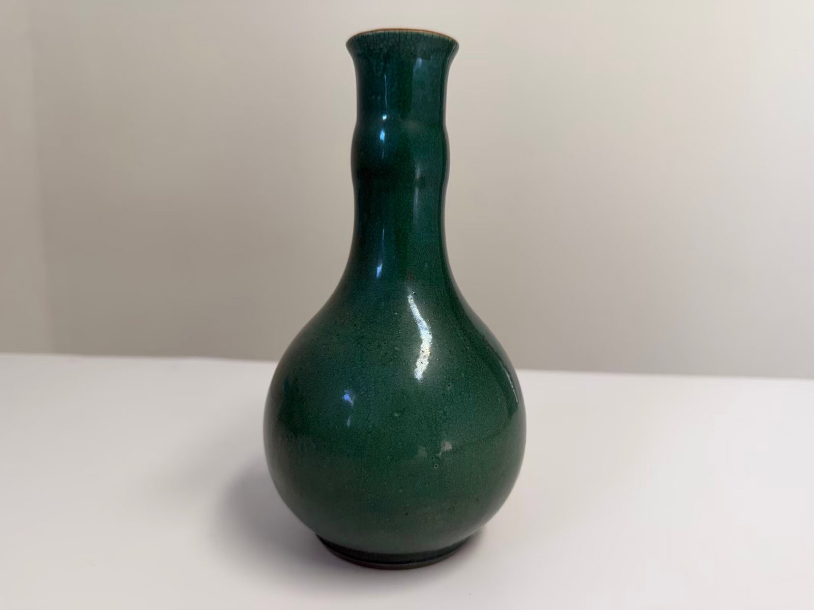 Chinese ice crack green glazed porcelain China vase (1 of 5)