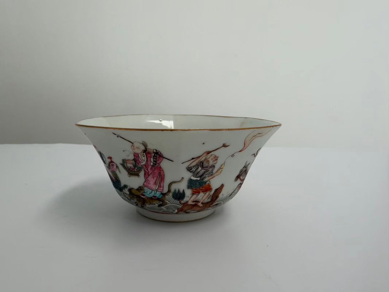 Chinese enamel famille rose gilded figures scene porcelain bowl: Dimension: 4.4 inches , please note Due to manual measurement, dimensions may vary. Condition: Good used condition, please note buyers are obligated to come to the site to inspect the condition and de