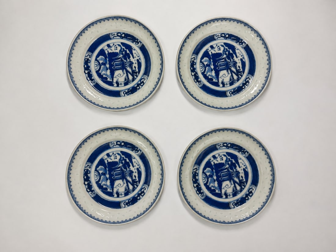 Set of 4 Chinese blue and white landscape rice plates: Dimension: inches , please note Due to manual measurement, dimensions may vary. Condition: Good used condition, please note buyers are obligated to come to the site to inspect the condition and detail