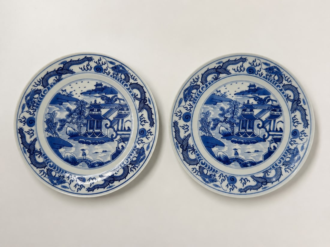 Pair of Chinese blue and white landscape plates: Dimension: 8 inches , please note Due to manual measurement, dimensions may vary. Condition: Good used condition, please note buyers are obligated to come to the site to inspect the condition and deta
