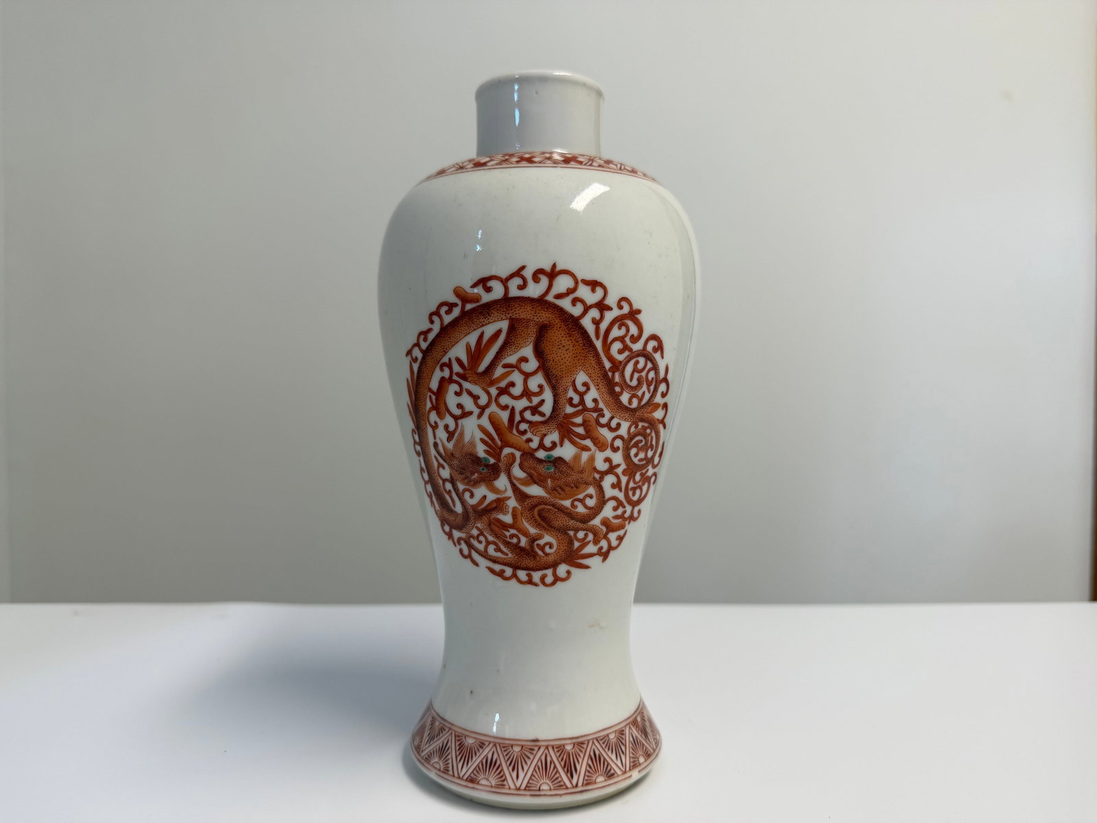 Chinese enamel famille rose red dragons porcelain vase: Dimension: 9.5 inches , please note Due to manual measurement, dimensions may vary. Condition: Good used condition, please note buyers are obligated to come to the site to inspect the condition and