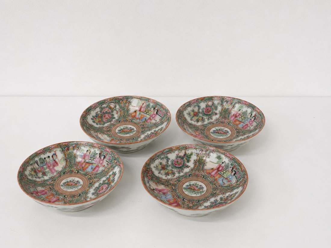 Set of 4 Chinese enamel famille rose gilded flowers porcelain bowls: Dimension: 6 inches , please note Due to manual measurement, dimensions may vary. Condition: Good used condition, please note buyers are obligated to come to the site to inspect the condition and deta