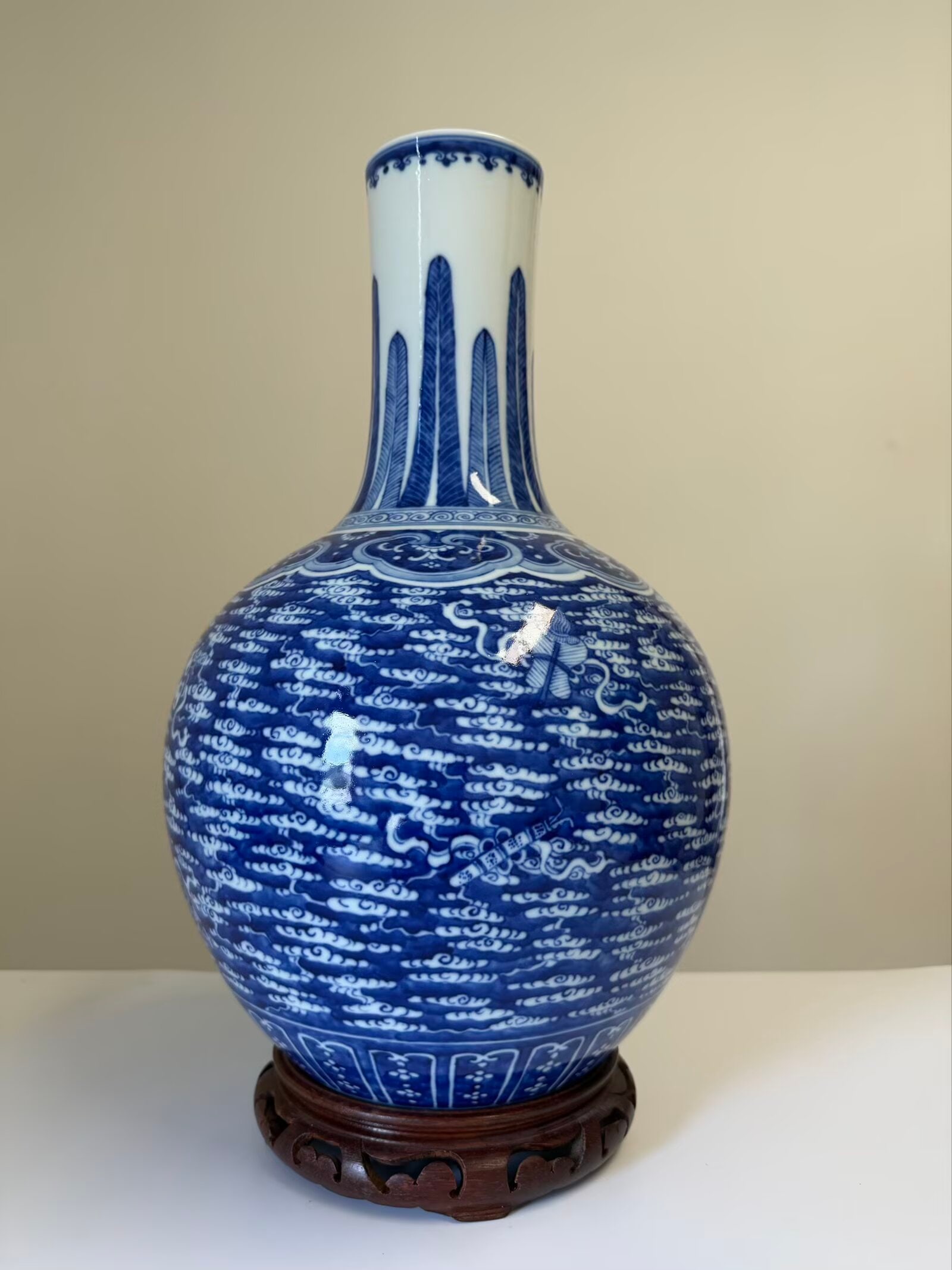 Large Chinese blue and white religion pattern porcelain vase: Dimension: 17.2 inches , please note Due to manual measurement, dimensions may vary. Condition: Good used condition, please note buyers are obligated to come to the site to inspect the condition and