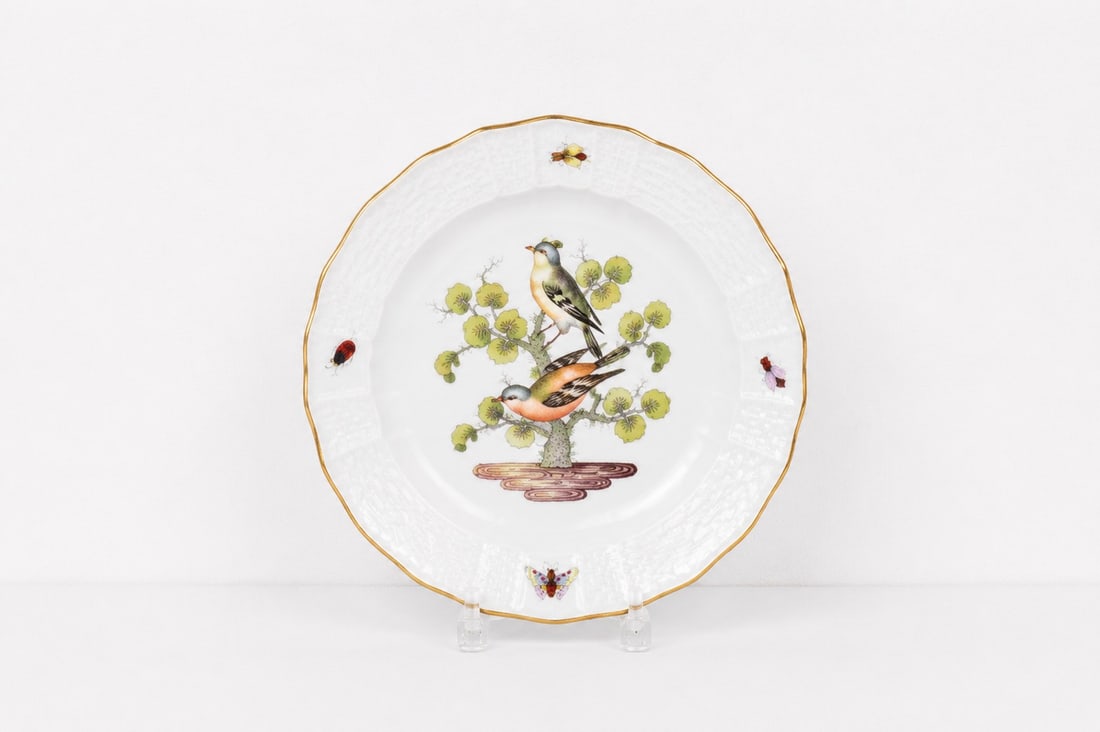 Bird and Insect Porcelain Plate DE-B: Dimension: 7.9 inches , please note Due to manual measurement, dimensions may vary. Condition: Good used condition, please note buyers are obligated to come to the site to inspect the condition and de
