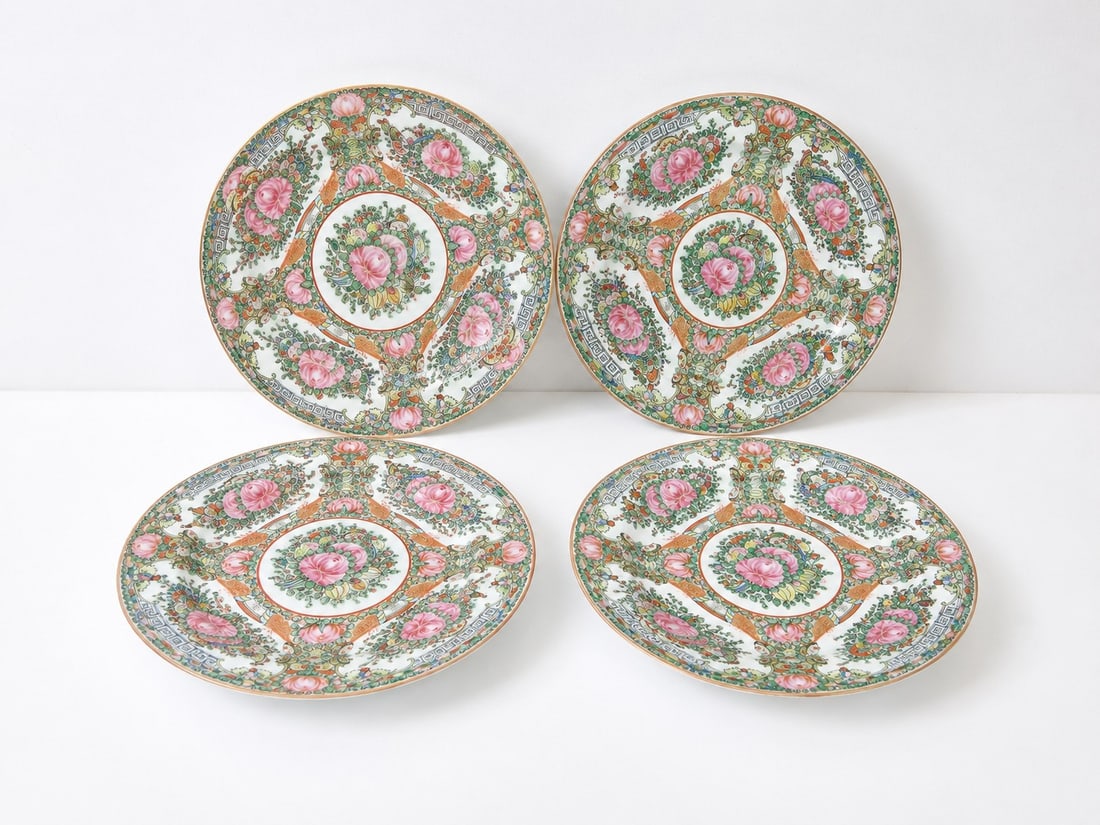 Set of 4 Chinese Export Famille Rose Flowers Plates (1 of 2)