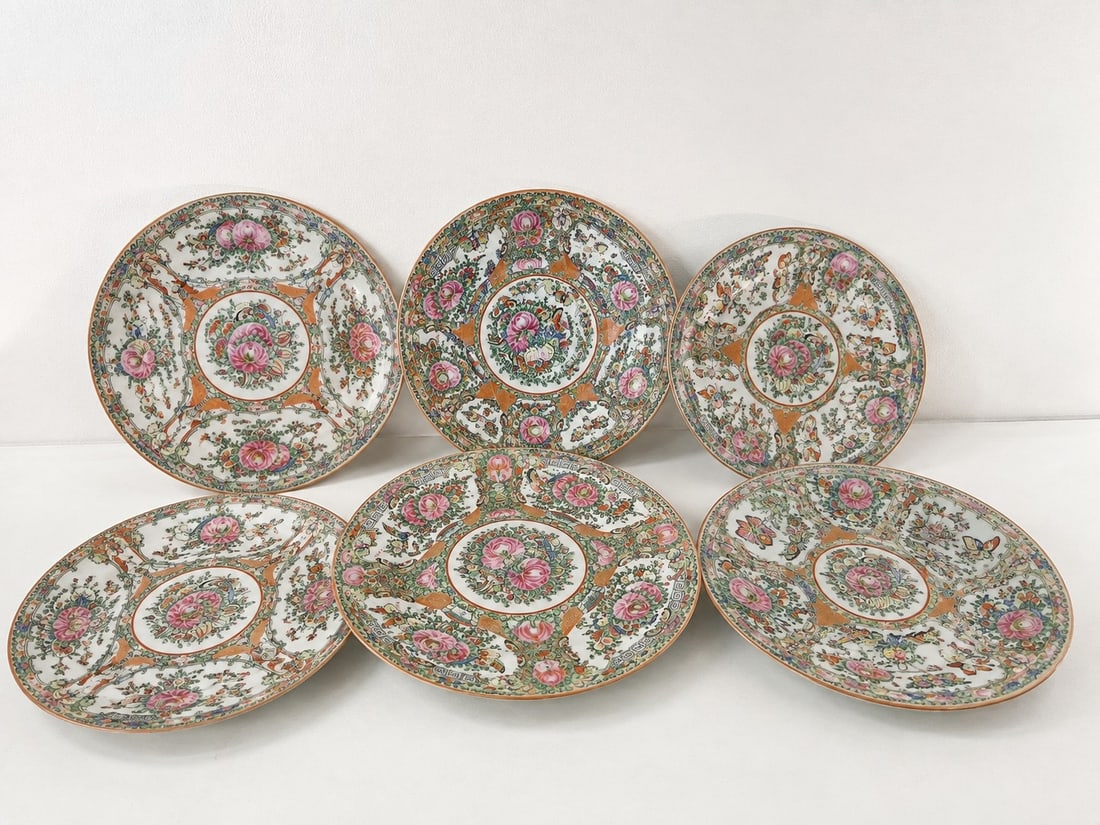 Set of 6 Chinese Export Famille Rose Flowers Plates: Dimension: 9 inches , please note Due to manual measurement, dimensions may vary. Condition: Good used condition, please note buyers are obligated to come to the site to inspect the condition and deta