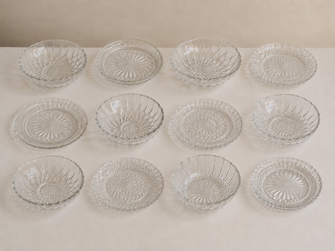 Set of 8 Vintage glass Bowls: Dimension: 6-7 inches , please note Due to manual measurement, dimensions may vary. Condition: Good used condition, please note buyers are obligated to come to the site to inspect the condition and de