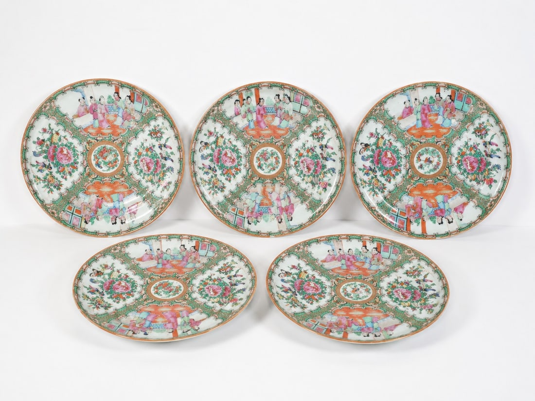 Set of 5 Chinese export famille rose porcelain plates: Dimension: 9 inches , please note Due to manual measurement, dimensions may vary. Condition: Good used condition, please note buyers are obligated to come to the site to inspect the condition and deta